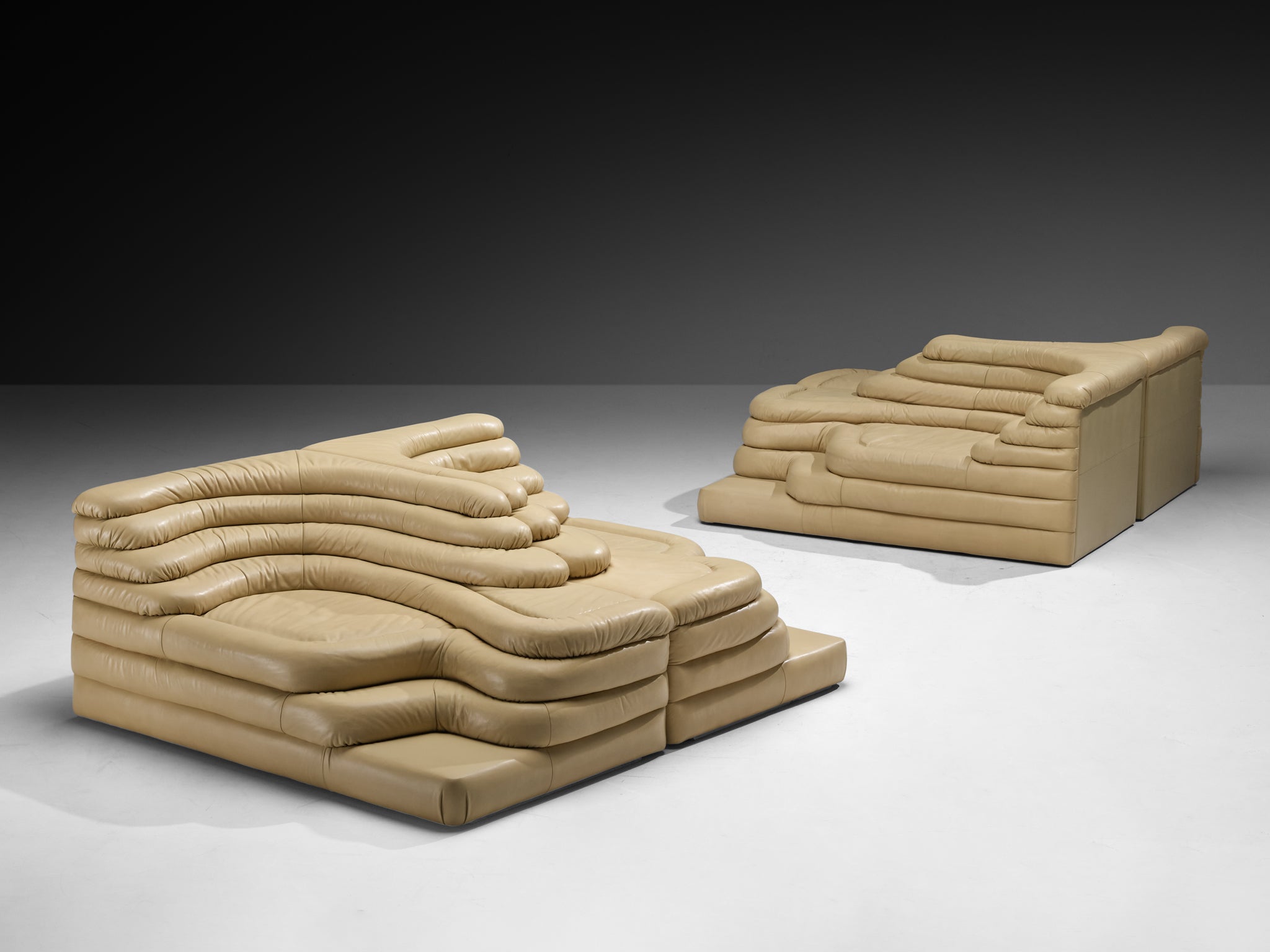 Ubald Klug for De Sede 'Terrazza' Landscapes in Rich Beige Leather Seating Morentz
