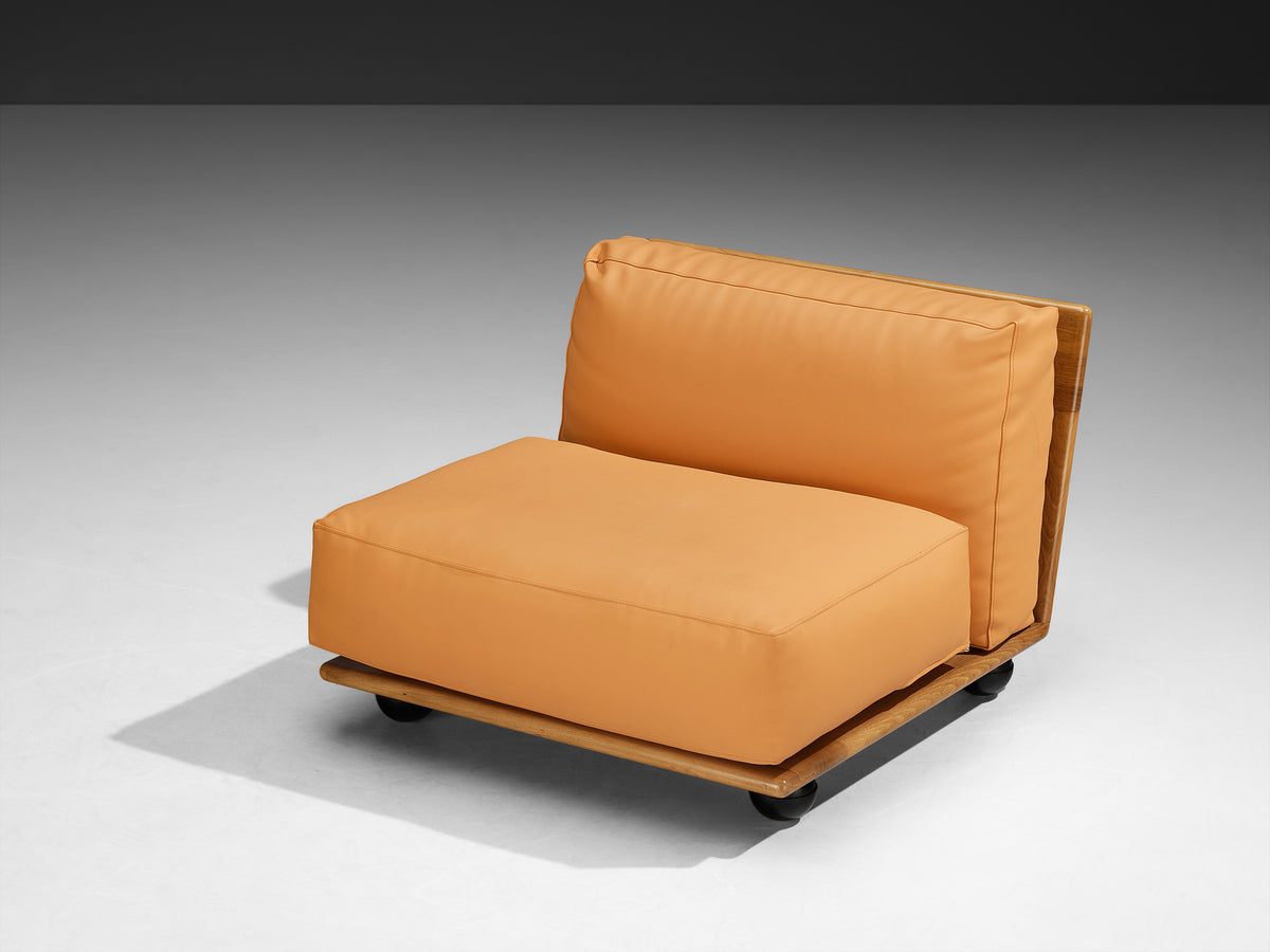 Mario Bellini for Cassina 'Pianura' Lounge Chair in Walnut and Leather Seating Morentz