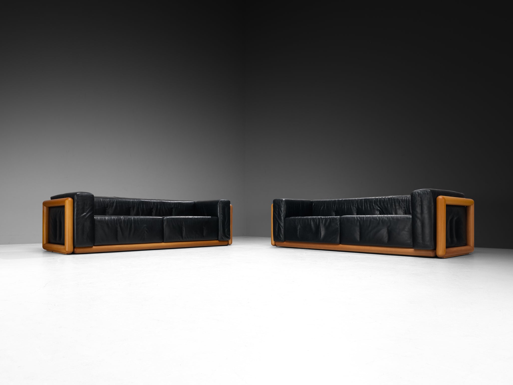 Carlo Scarpa for Simon 'Cornaro' Three-Seat Sofas in Black Leather Seating Morentz