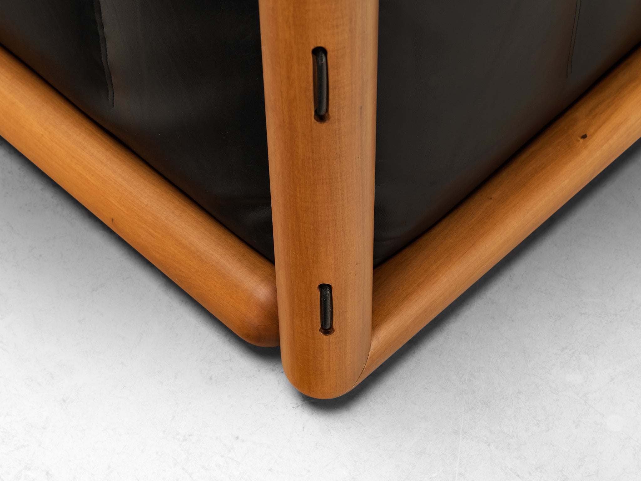 Carlo Scarpa for Simon 'Cornaro' Three-Seat Sofas in Black Leather Seating Morentz