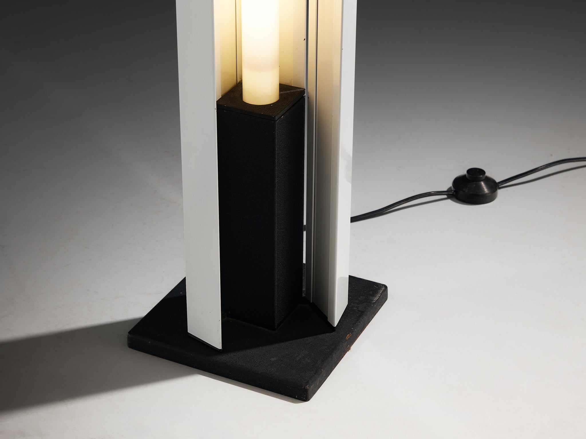 Italian Post-Modern Adjustable Floor Lamp Lighting Morentz