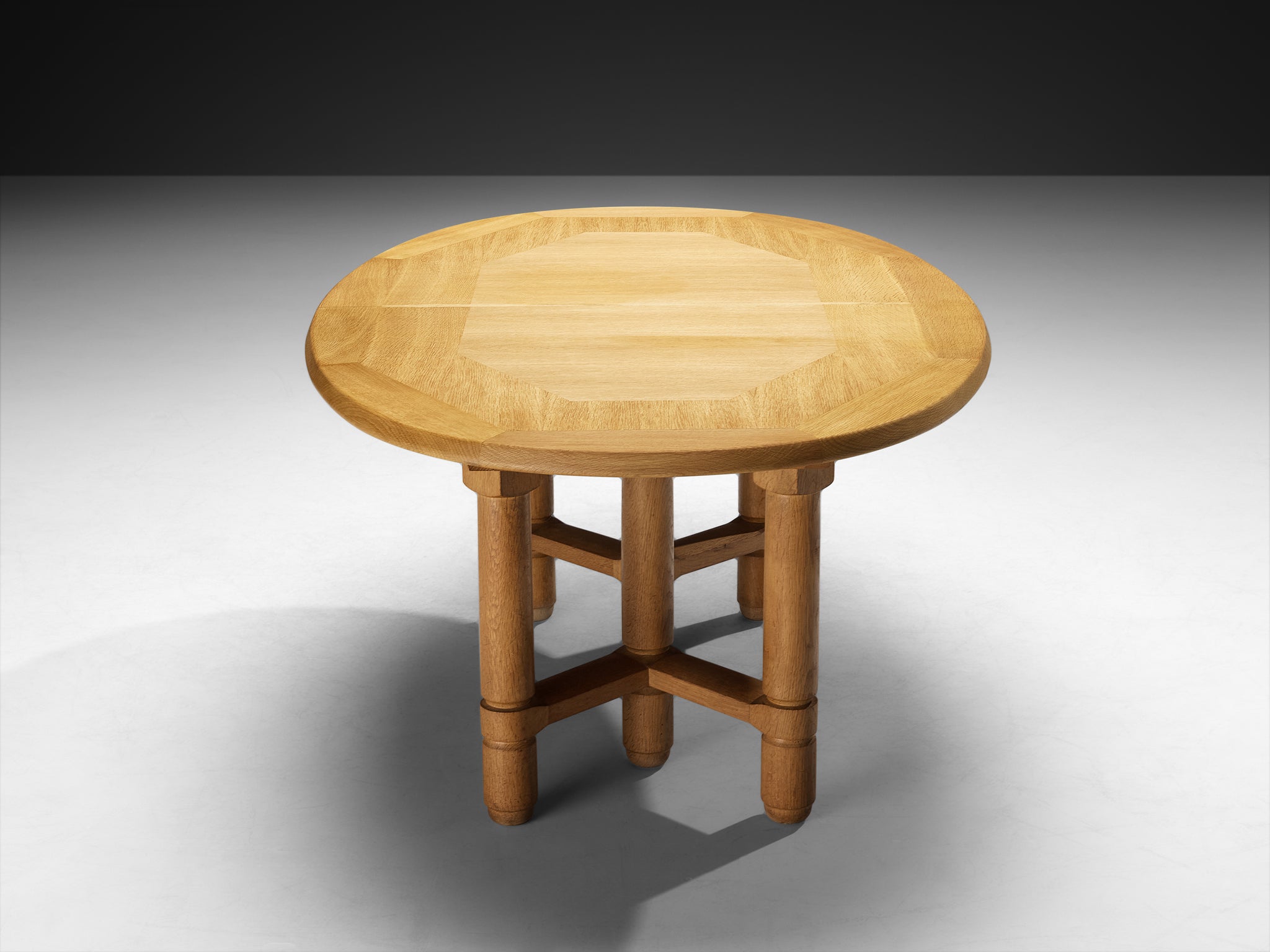Guillerme & Chambron Extendable 'Elmyre' Oval Dining Table in Oak Tables Morentz