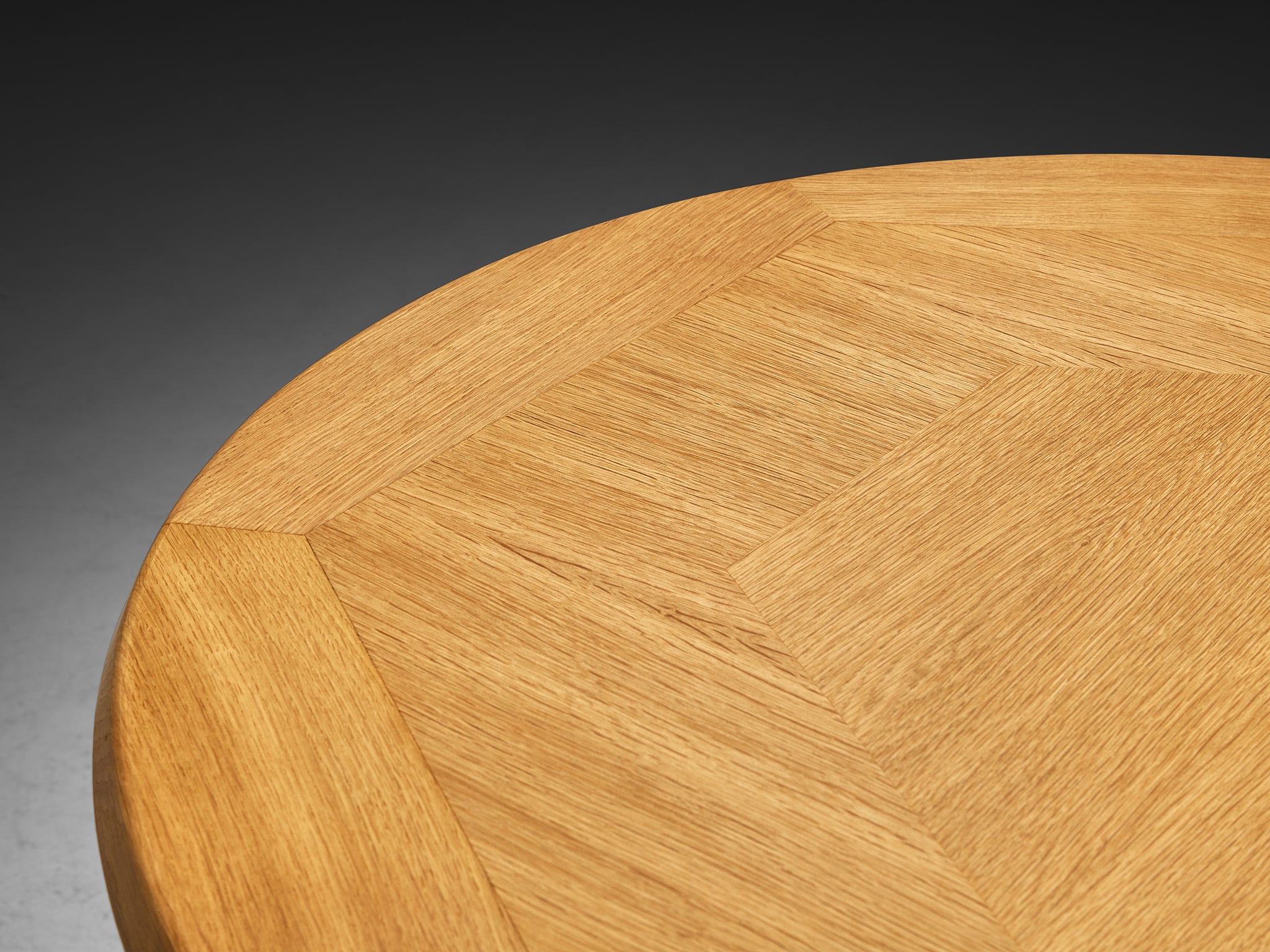 Guillerme & Chambron Extendable 'Elmyre' Oval Dining Table in Oak Tables Morentz