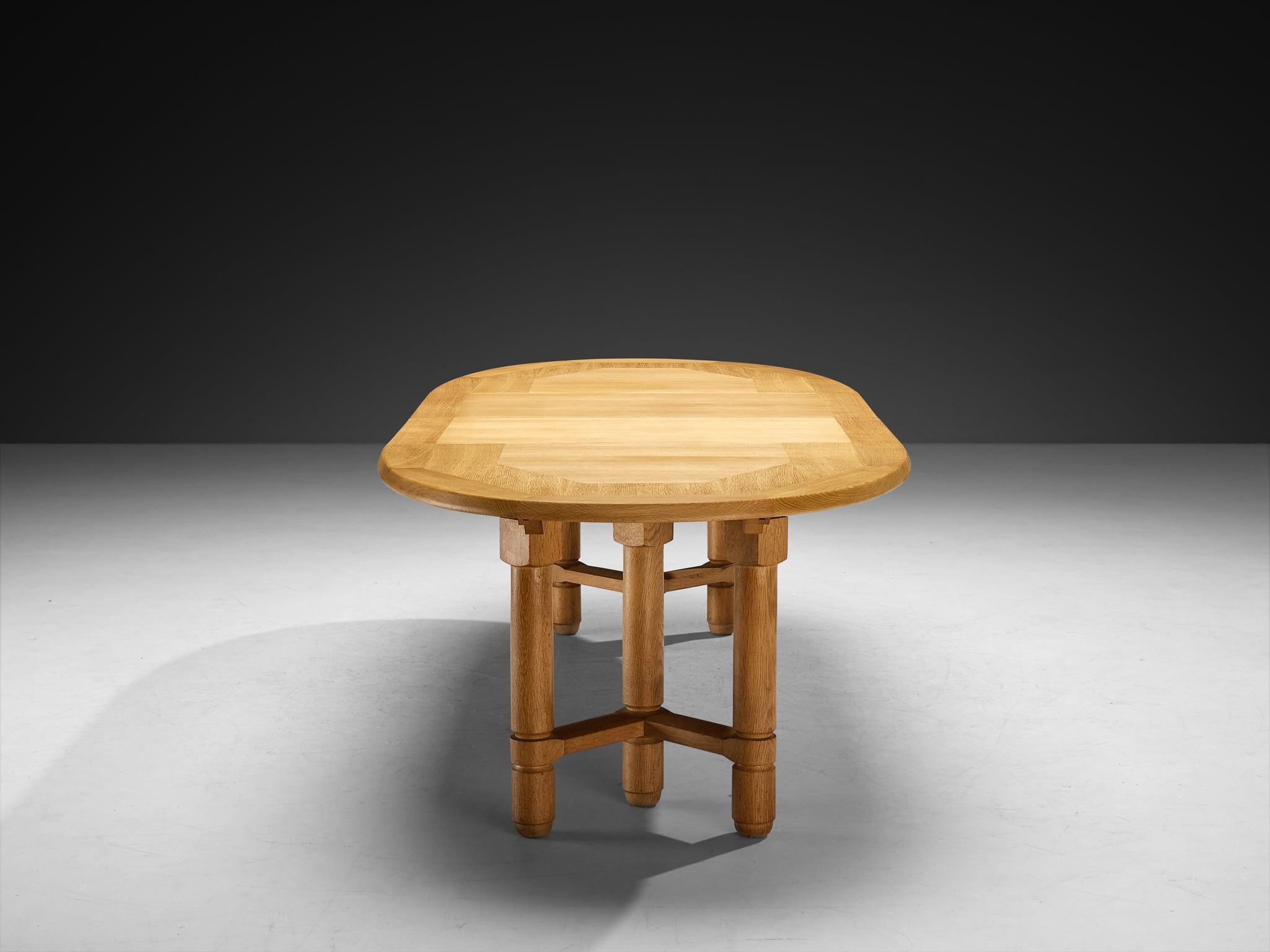 Guillerme & Chambron Extendable 'Elmyre' Oval Dining Table in Oak Tables Morentz