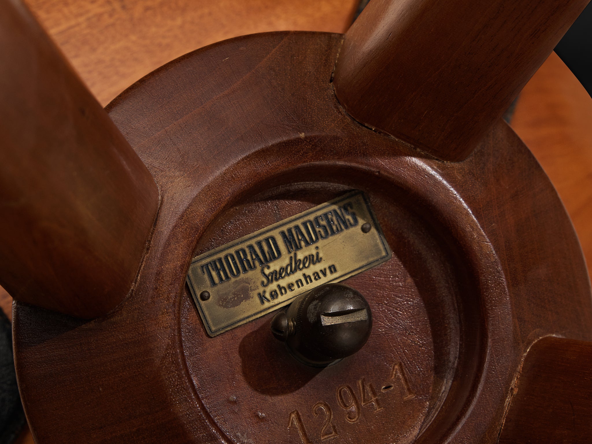 Tove & Edvard Kindt-Larsen Small Swivel Desk or Side Chair in Teak and Leather Seating Morentz