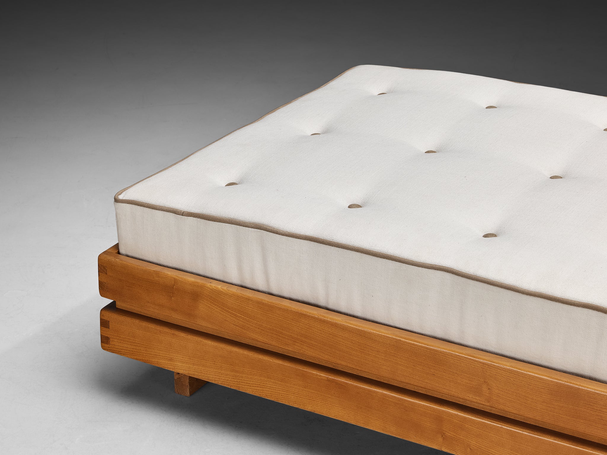 Maison Regain Daybed in Solid Elm Seating Morentz