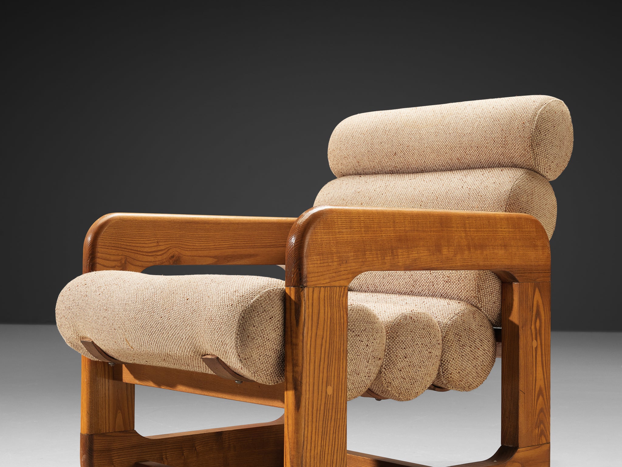 Extraordinary Lounge Chair in Ash and Beige Upholstery Seating Morentz