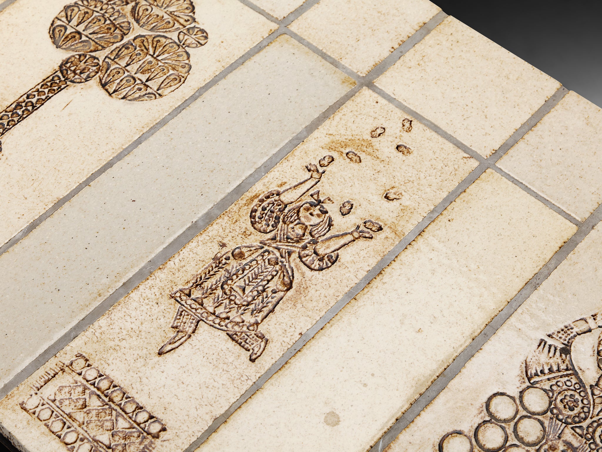 Roger Capron Coffee table with Illustrative Imprints in Ceramic and Wood Tables Morentz