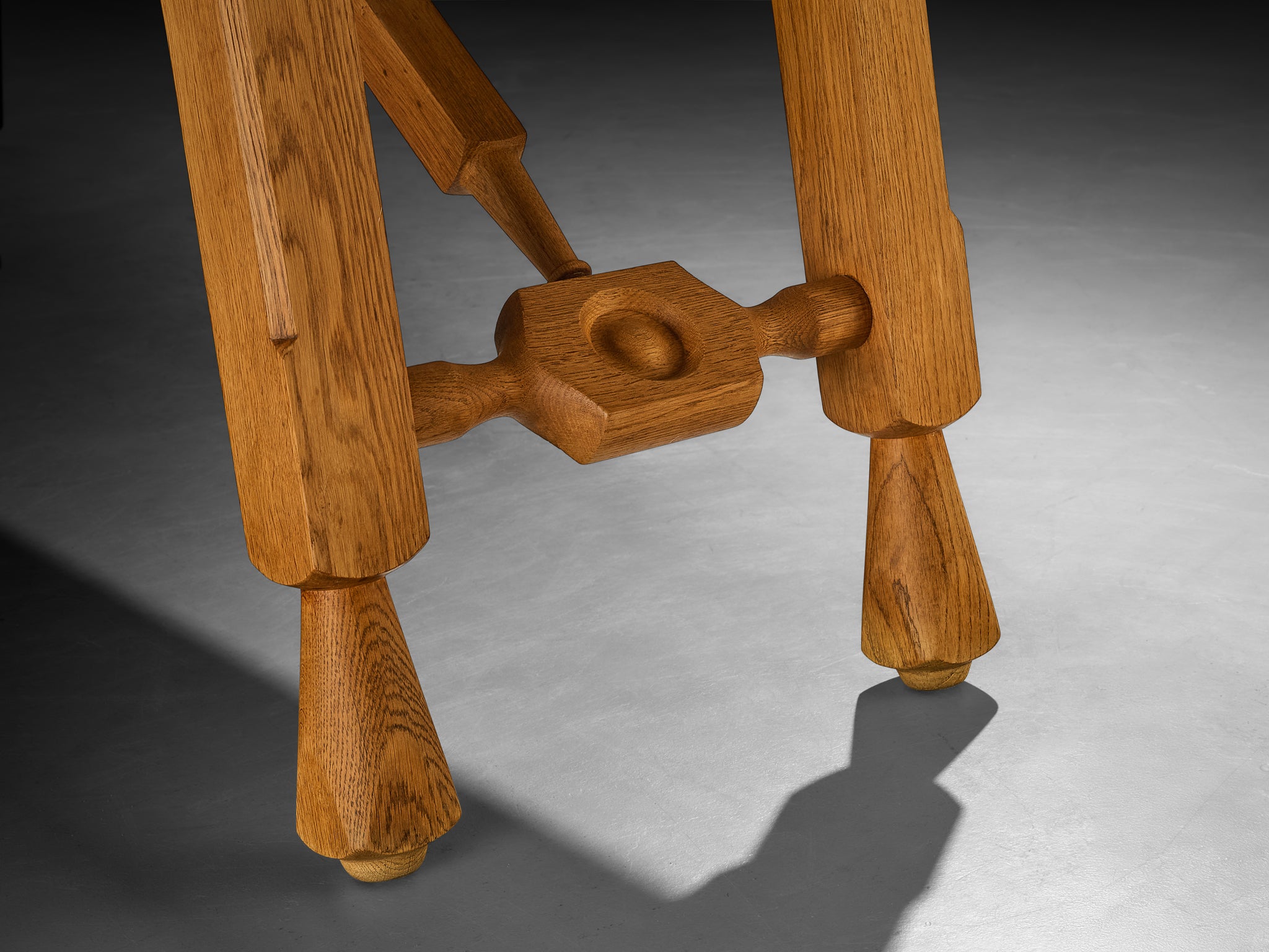 Guillerme & Chambron 'Pétrouille' Extendable Dining Table in Solid Oak