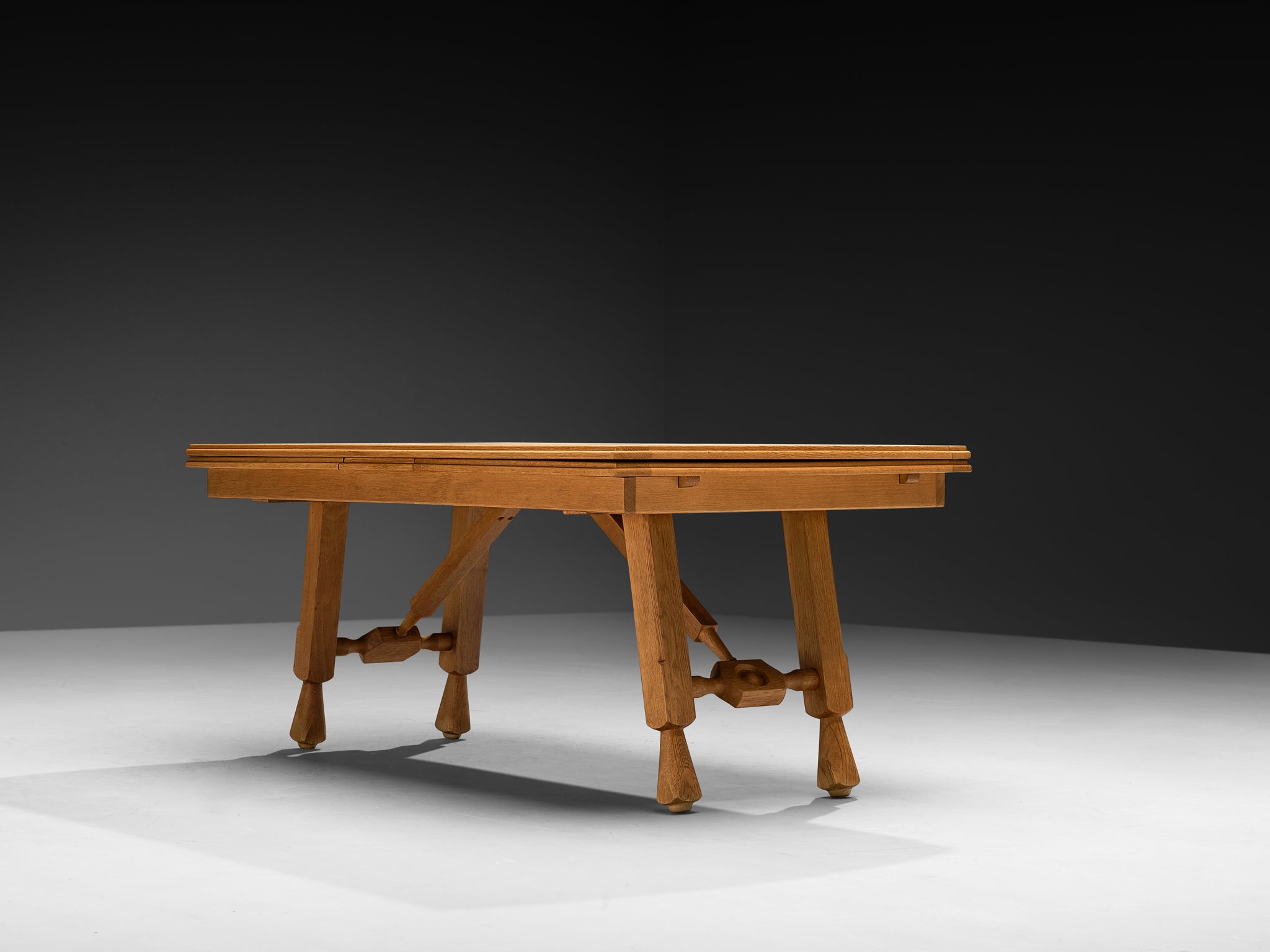 Guillerme & Chambron 'Pétrouille' Extendable Dining Table in Solid Oak