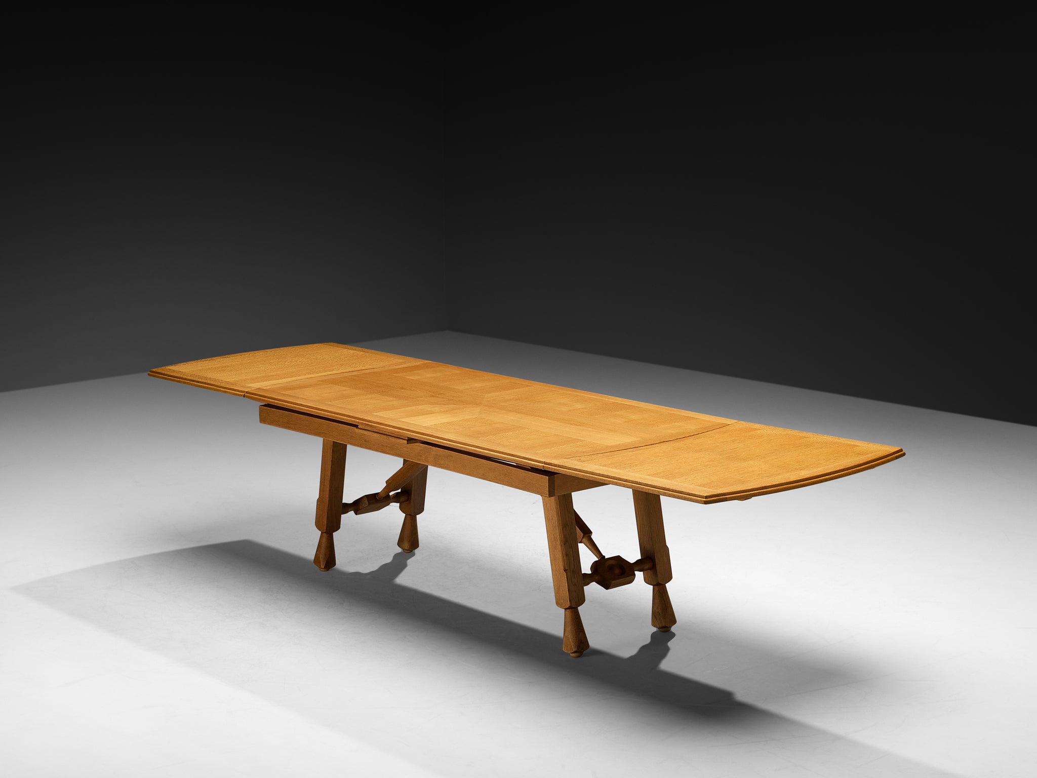 Guillerme & Chambron 'Pétrouille' Extendable Dining Table in Solid Oak