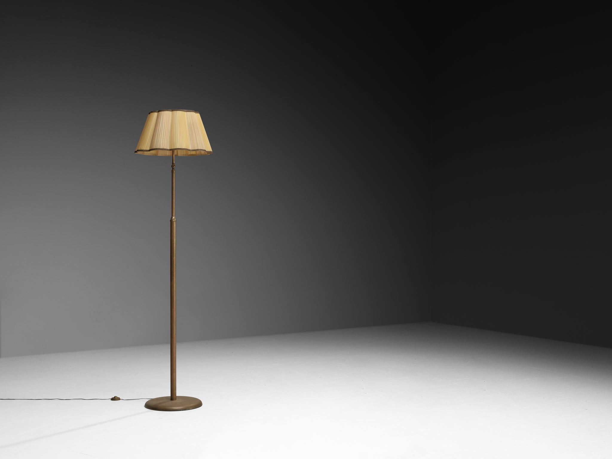 Angelo Lelii for Arredoluce Early 'Tris' Floor Lamp in Brass Lighting Morentz