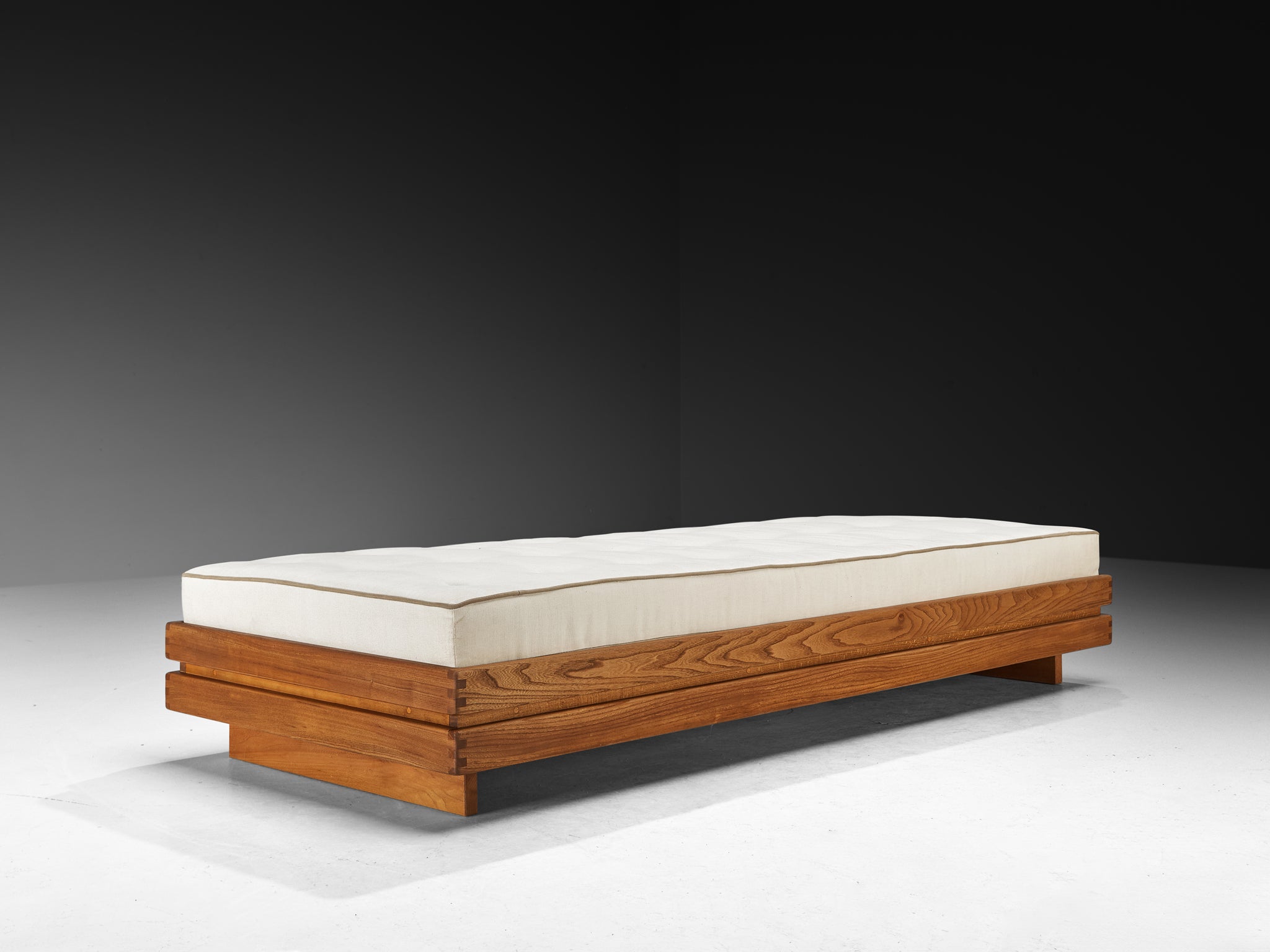 Maison Regain Daybed in Solid Elm Seating Morentz