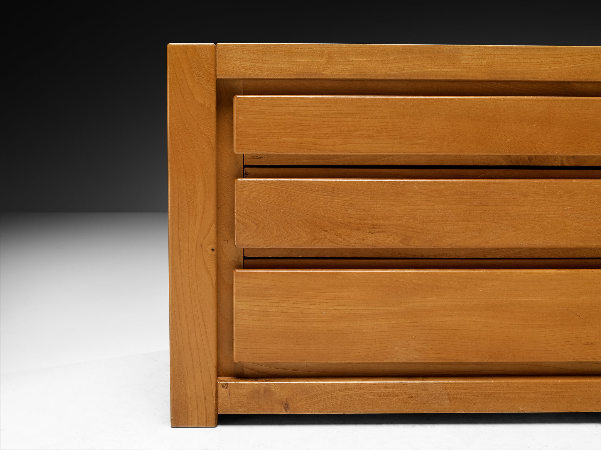 Maison Regain Chest of Drawers in Solid Elm