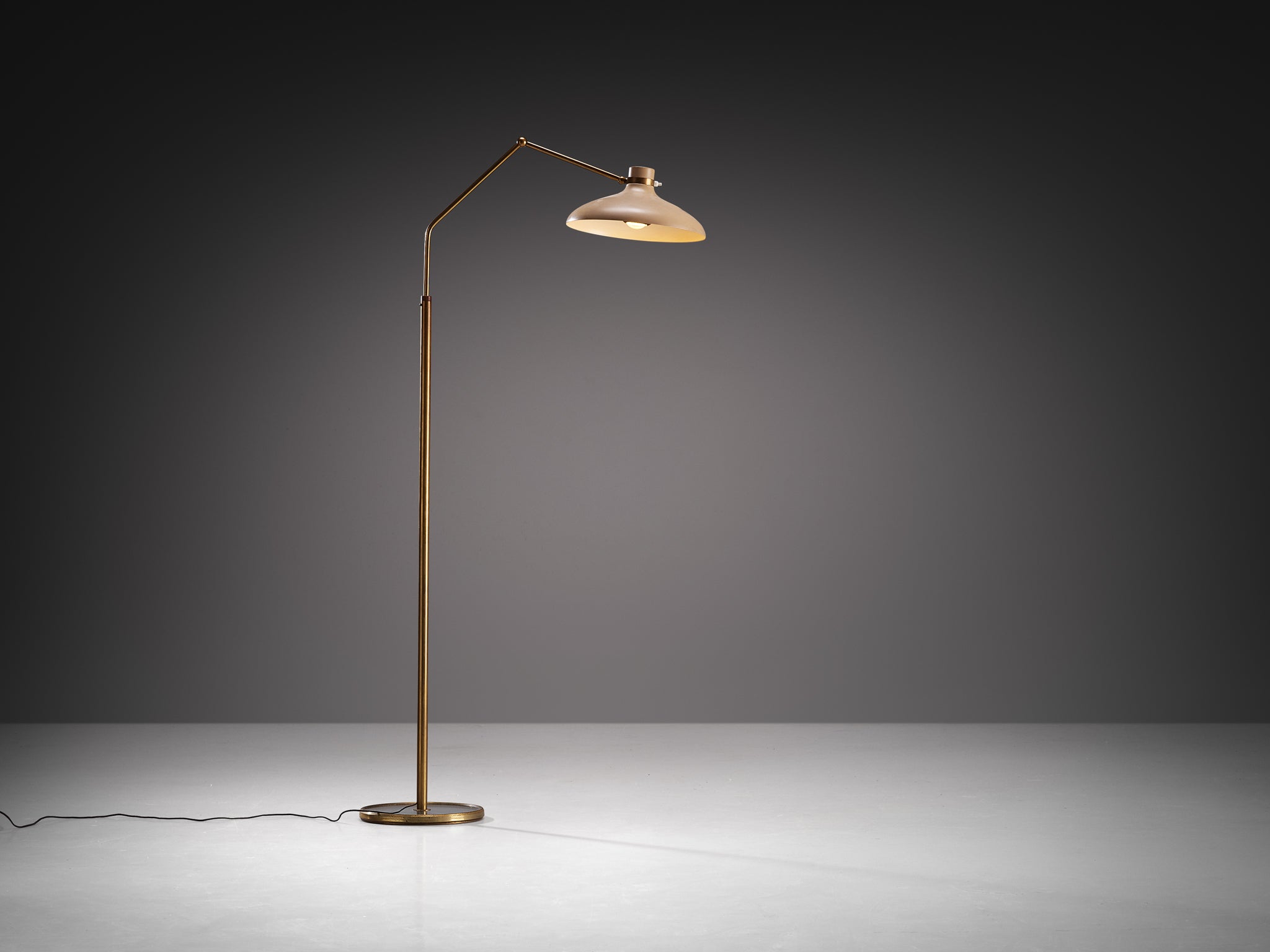 Gio Ponti for Fontana Arte ‘Parco dei Principi’ Floor Lamp with Beige Shade Lighting Morentz