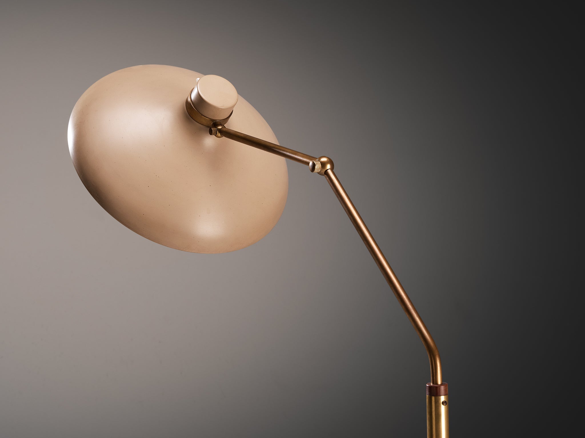 Gio Ponti for Fontana Arte ‘Parco dei Principi’ Floor Lamp with Beige Shade Lighting Morentz