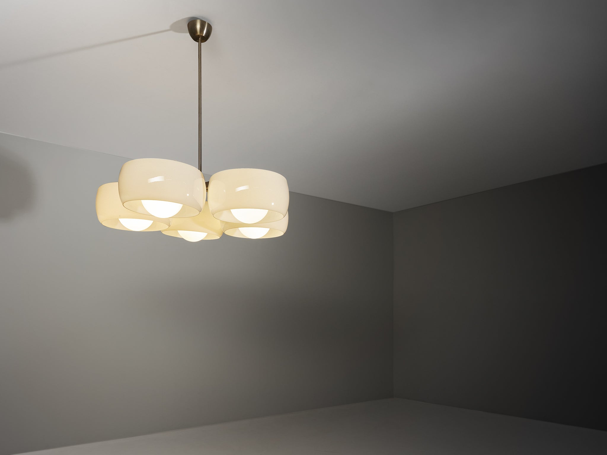Vico Magistretti for Artemide ‘Pentaclinio’ Chandelier in Opaline Glass Lighting Morentz