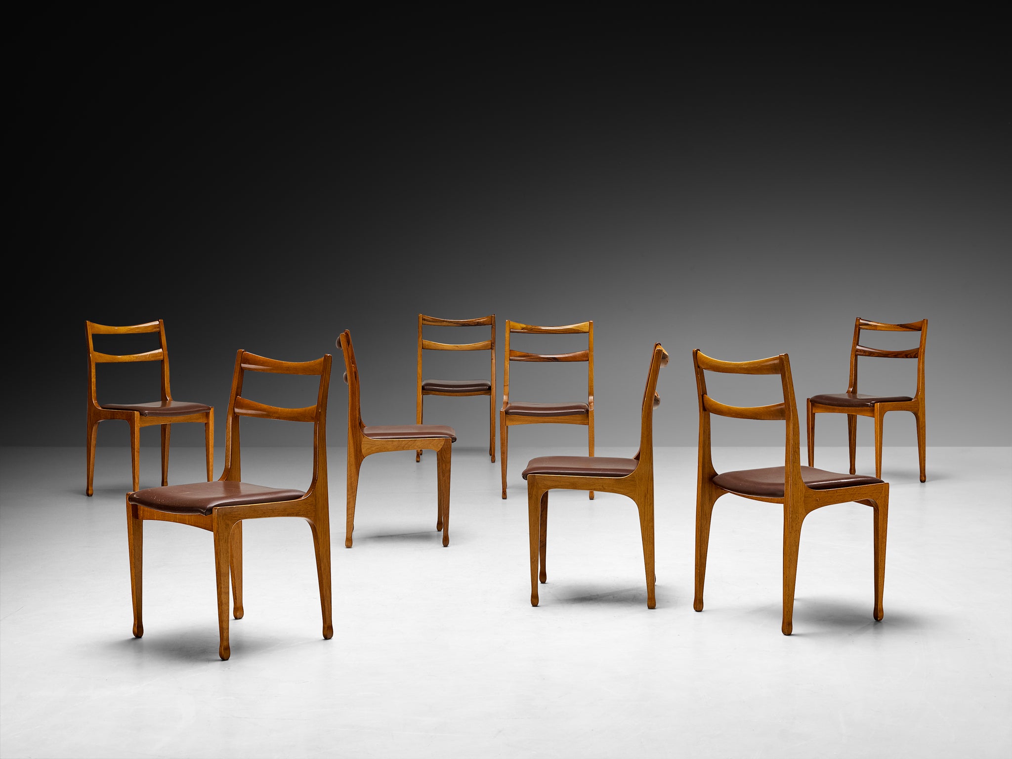 Italian Mid-Century Set of Eight Dining Chairs in Walnut Seating Morentz