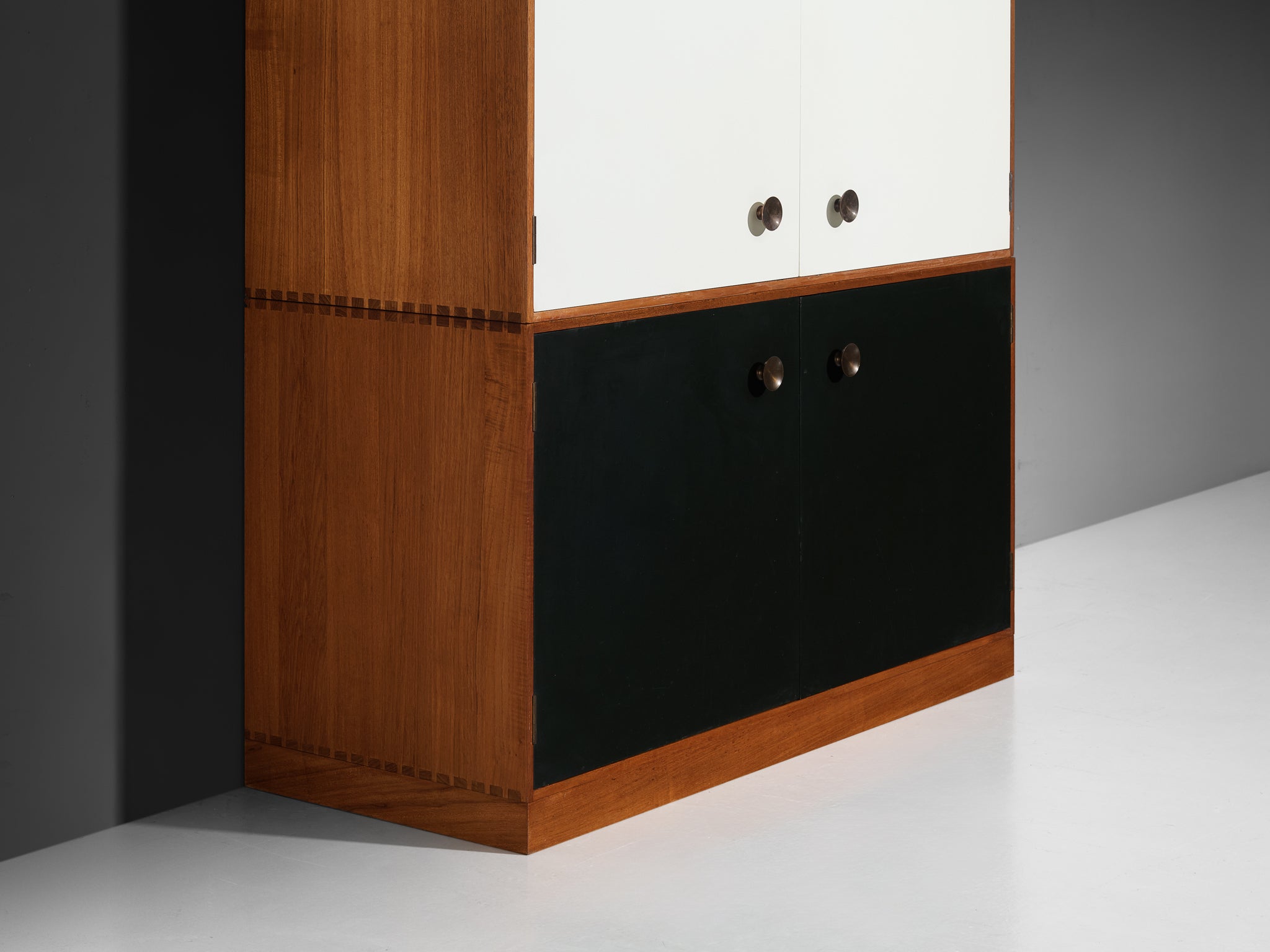 Jarl Heger for Jason Møbler Cabinet in Teak Case pieces and storage cabinets Morentz