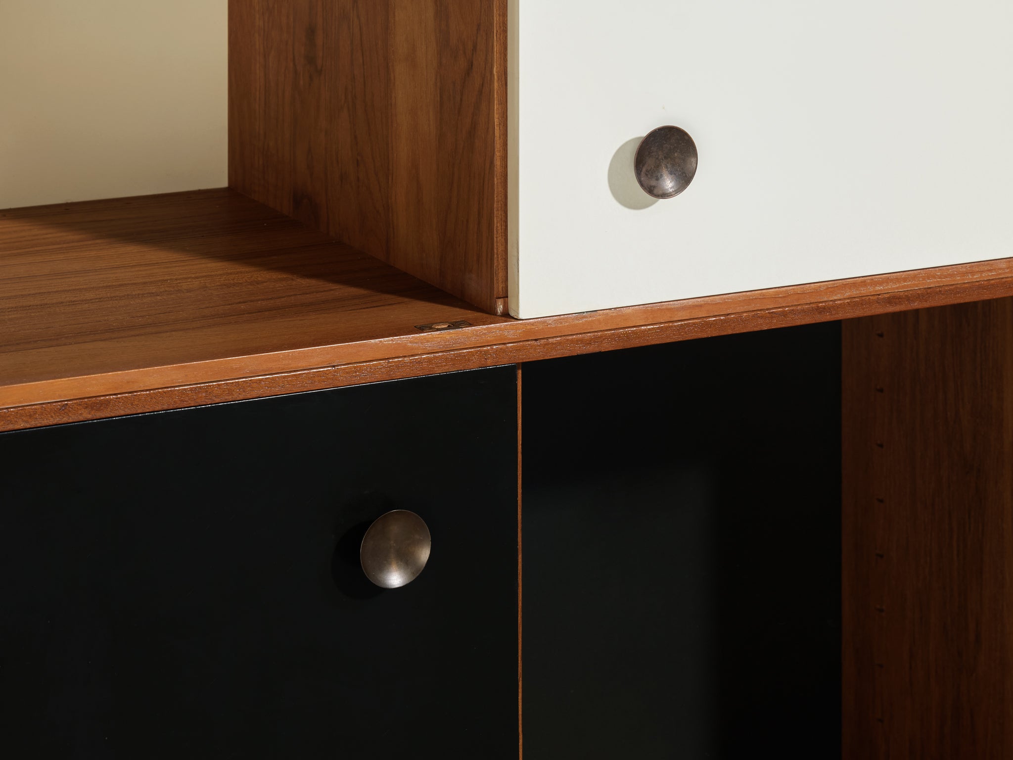 Jarl Heger for Jason Møbler Cabinet in Teak Case pieces and storage cabinets Morentz