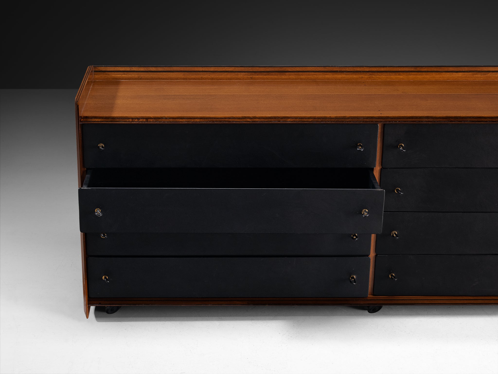 Afra & Tobia Scarpa 'Artona' Chest of Drawers in Black Leather and Walnut Case pieces and storage cabinets Morentz