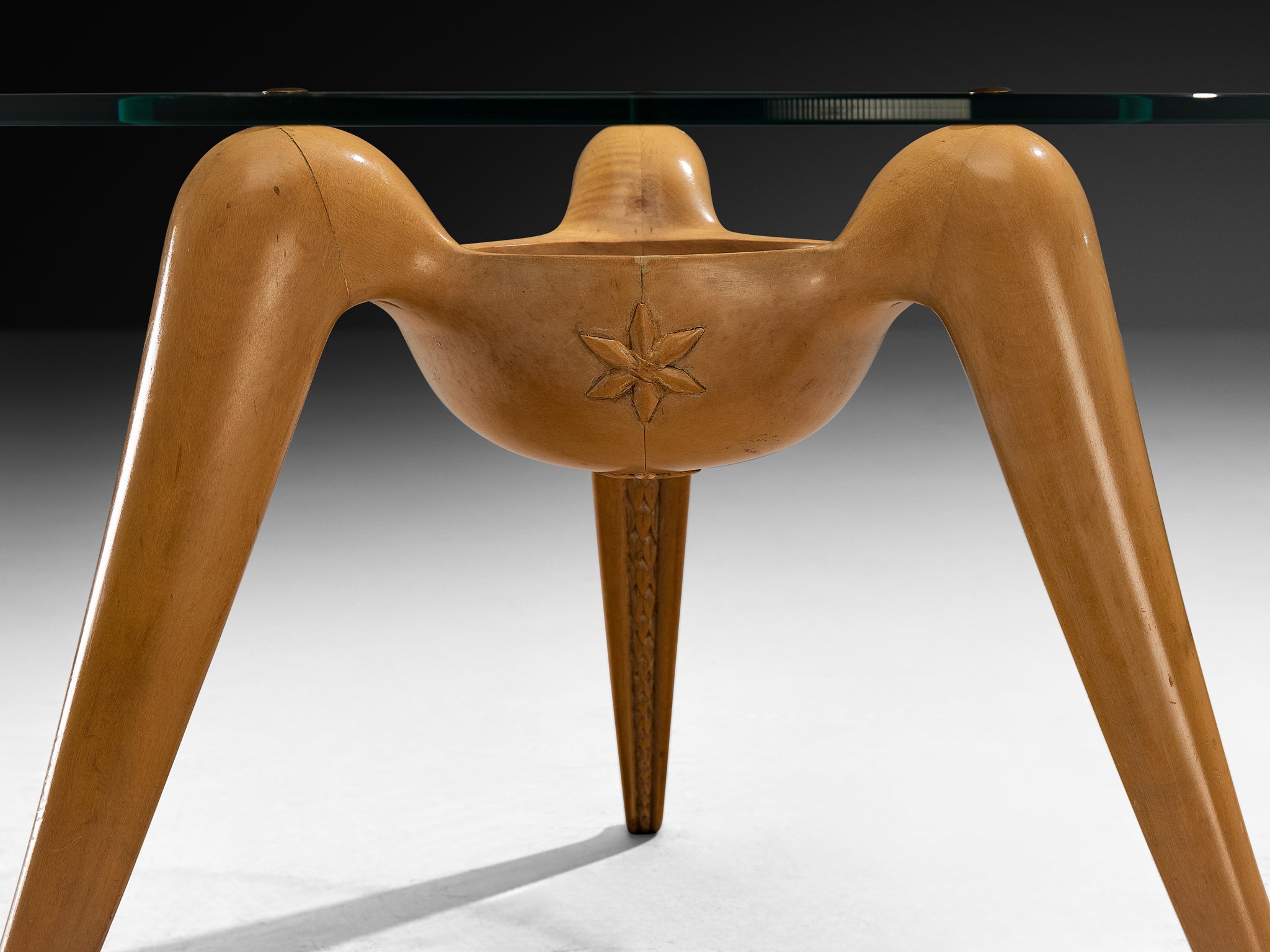Rare Osvaldo Borsani for ABV '5052' Carved Side Table in Wood and Glass Tables Morentz