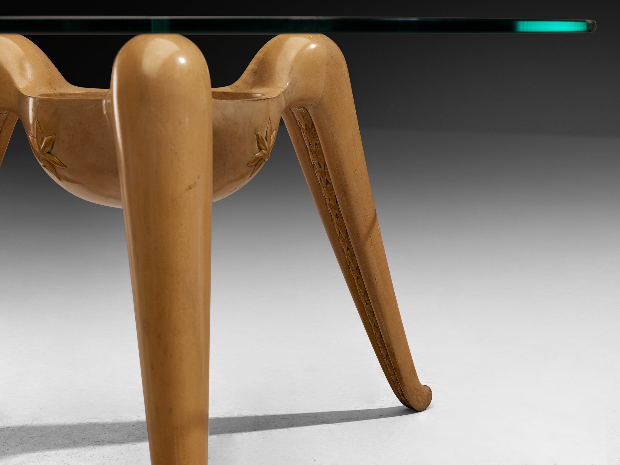 Rare Osvaldo Borsani for ABV '5052' Carved Side Table in Wood and Glass Tables Morentz