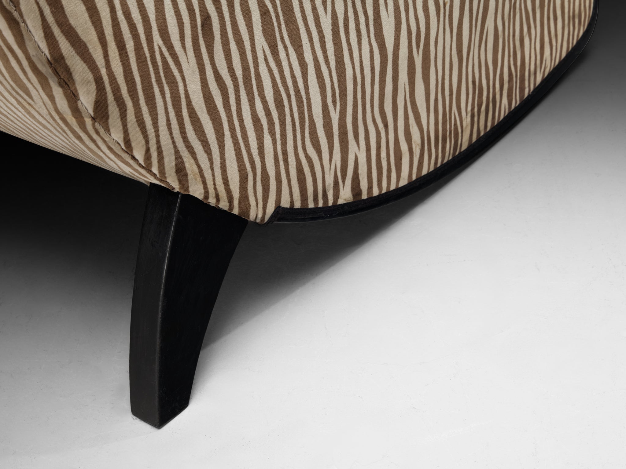 Levitan Décoration Pair of French Art Deco Lounge Chairs Seating Morentz