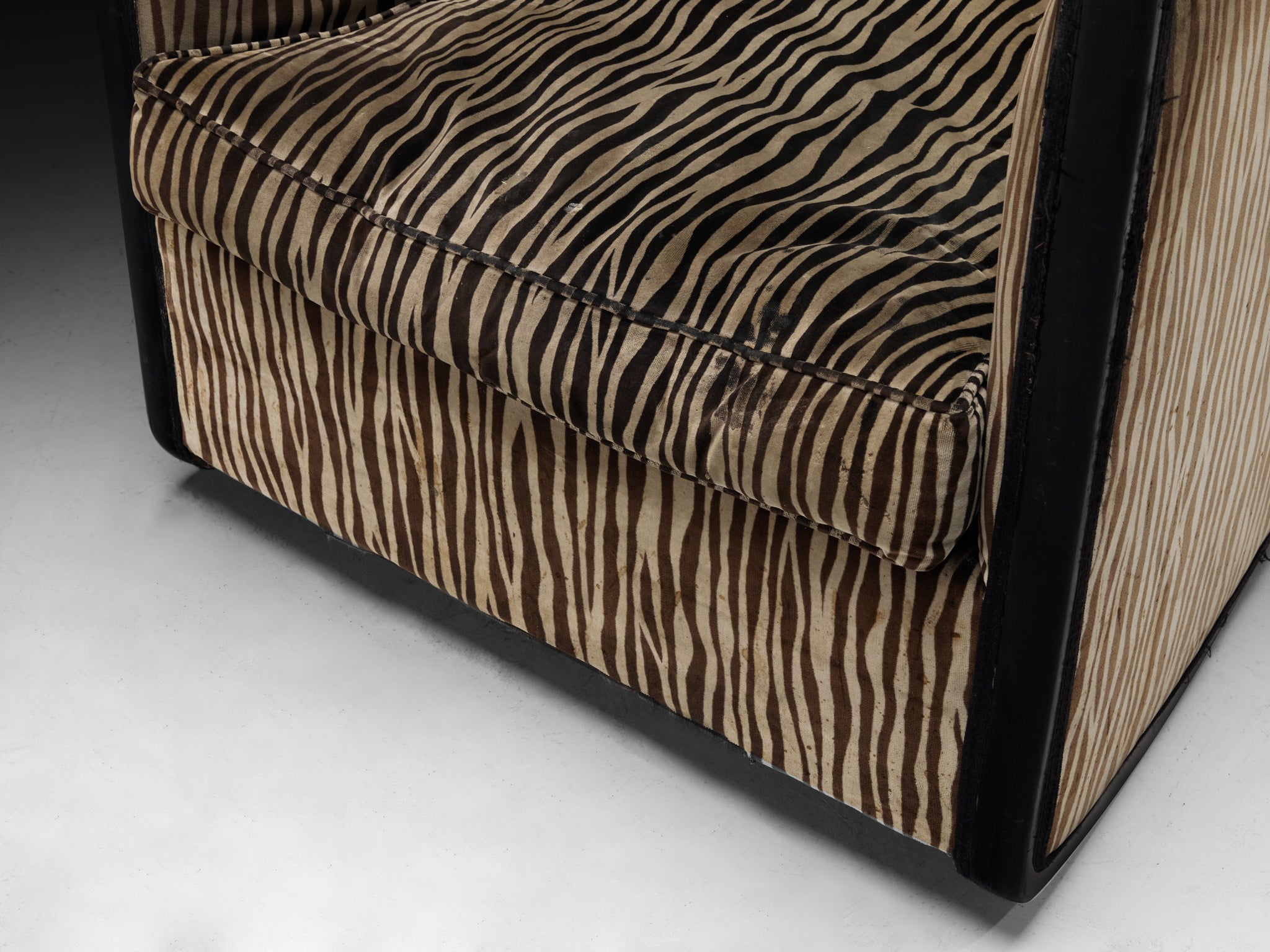 Levitan Décoration Pair of French Art Deco Lounge Chairs Seating Morentz