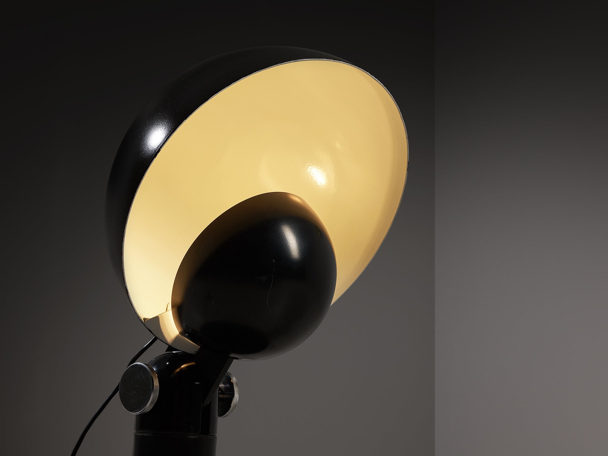 Francesco Buzzi Ceriani 'Cuffia' Table Lamp in Black Metal Lighting Morentz