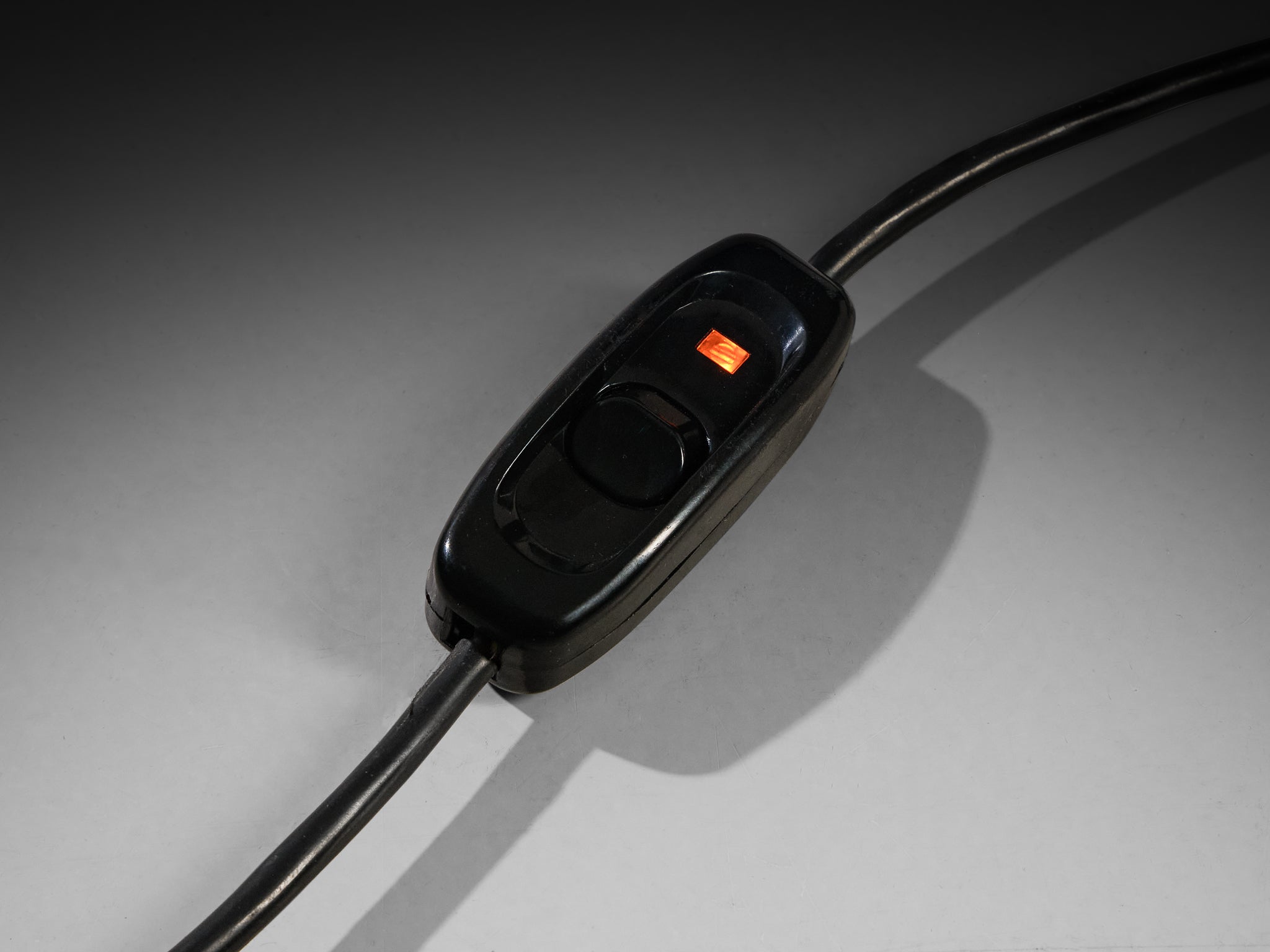 Francesco Buzzi Ceriani 'Cuffia' Table Lamp in Black Metal Lighting Morentz