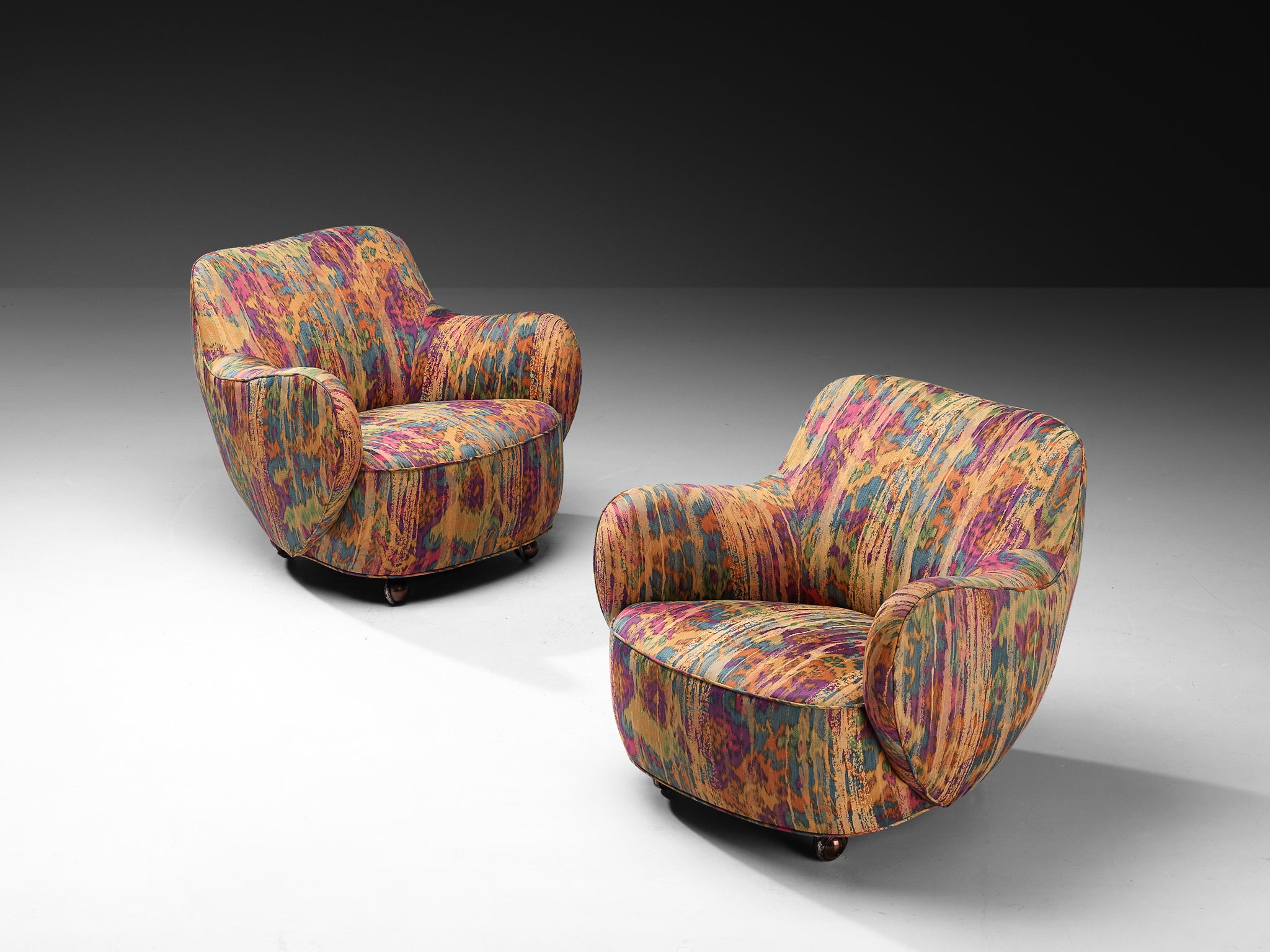 Vladimir Kagan Pair of 'Barrel' Lounge Chairs in Multicolored Abstract Fabric Seating Morentz