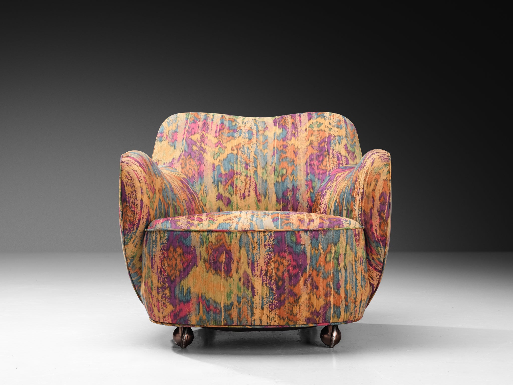 Vladimir Kagan Pair of 'Barrel' Lounge Chairs in Multicolored Abstract Fabric Seating Morentz