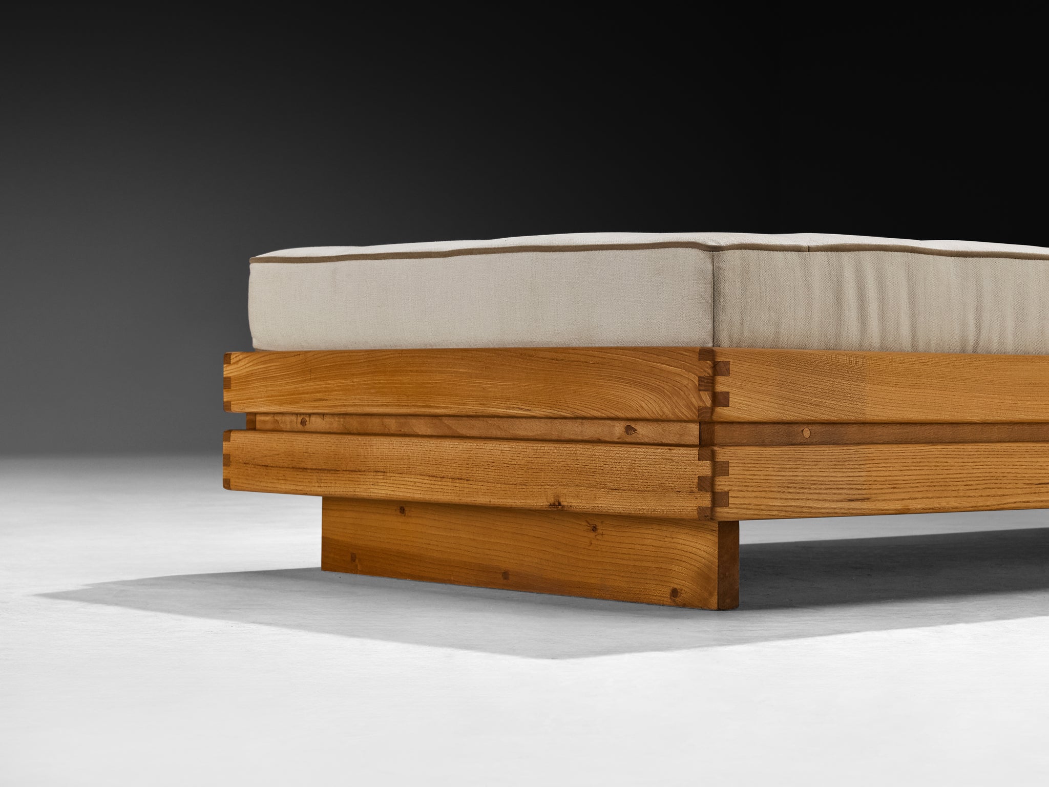 Maison Regain Daybed in Solid Elm Seating Morentz