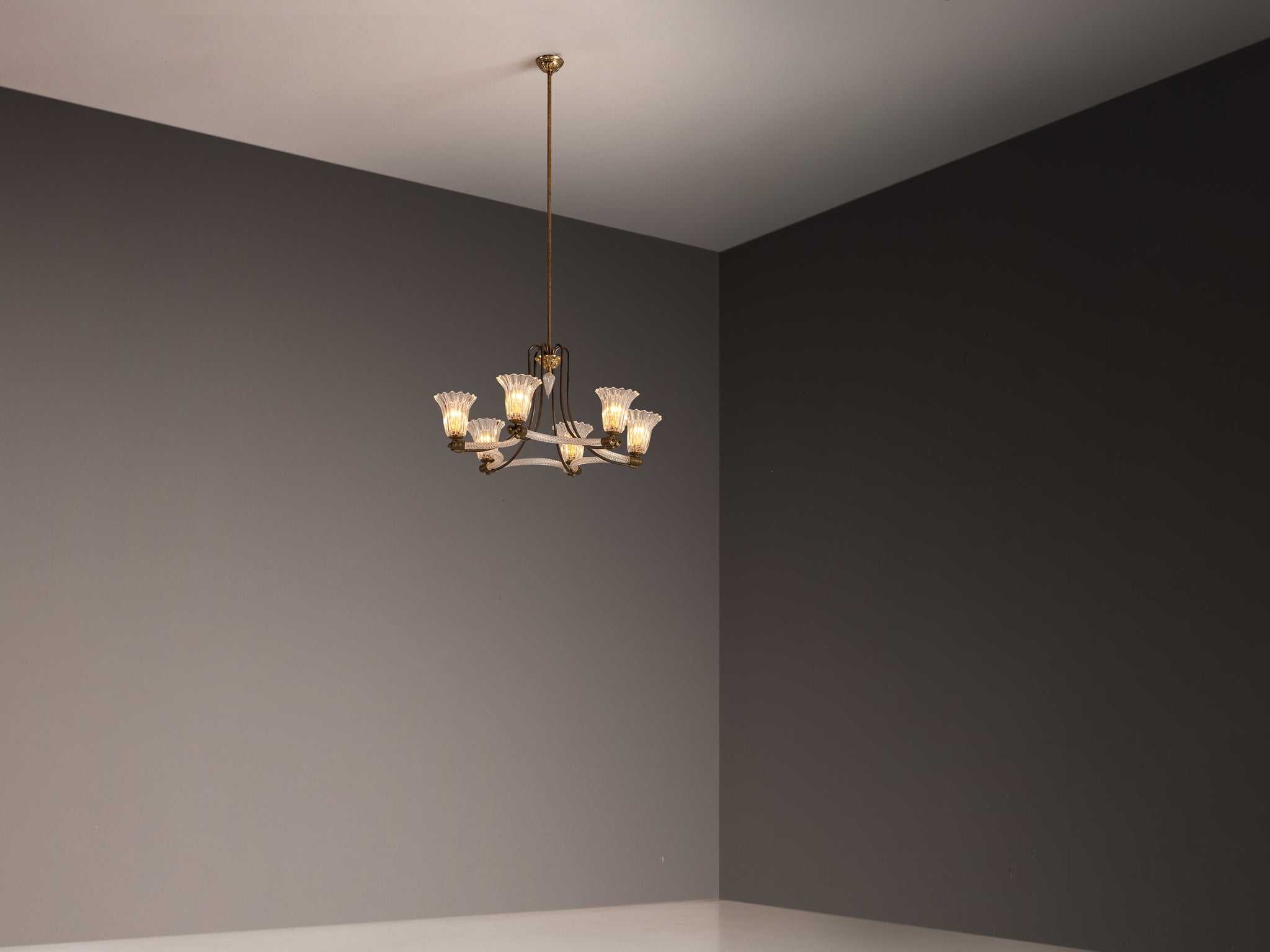 Italian Art Deco Chandelier in Glass and Brass with Flower-Shaped Shades Lighting Morentz