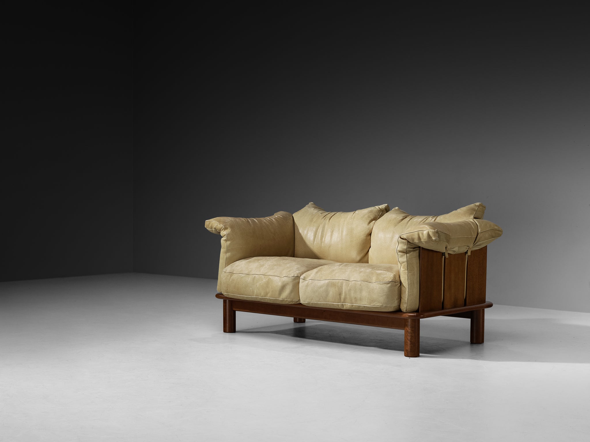 De Pas, D’Urbino & Lomazzi for Poltronova 'PITTI' Two-Seat Sofa in Beige Leather and Walnut Seating Morentz