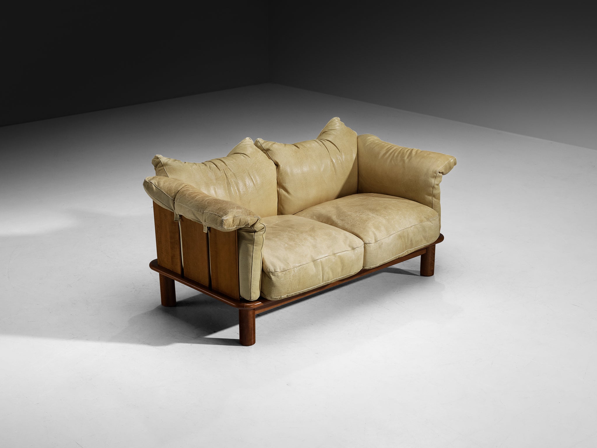 De Pas, D’Urbino & Lomazzi for Poltronova 'PITTI' Two-Seat Sofa in Beige Leather and Walnut Seating Morentz