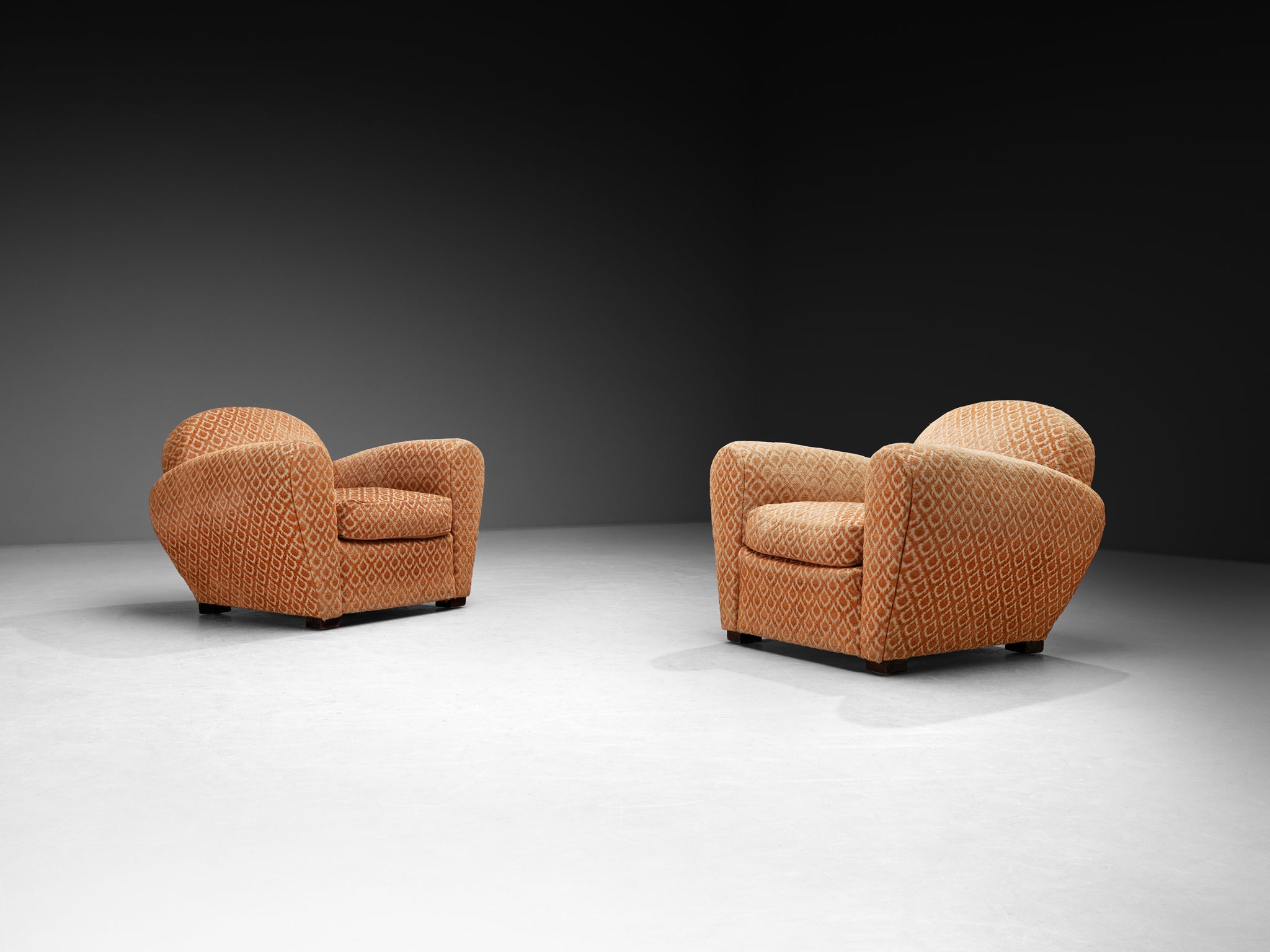 Pair of lounge Chairs in Patterned Fabric and Organic Shape Seating Morentz