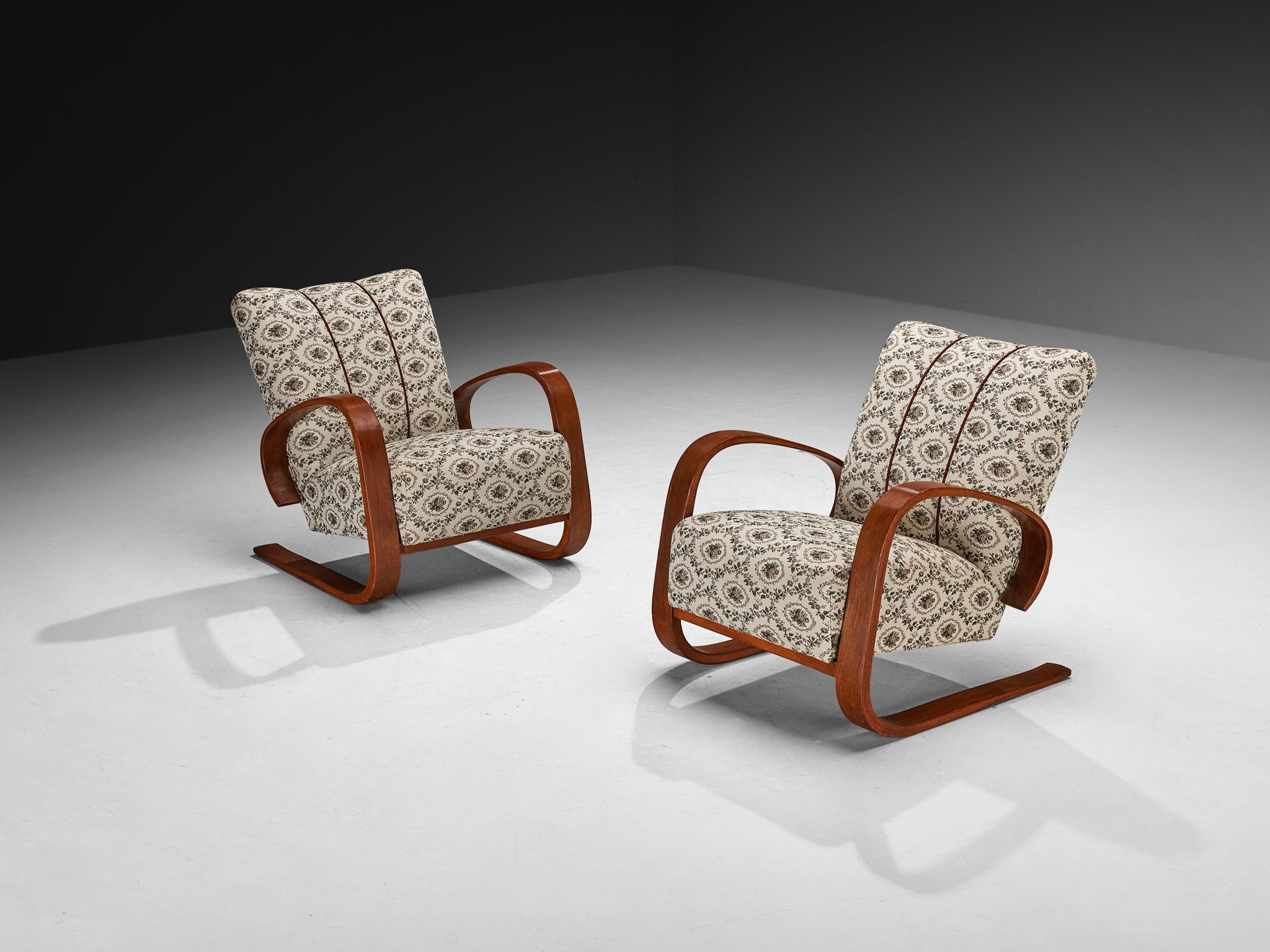 Pair of Art Deco Lounge Chairs with Sculptural Organic Form Seating Morentz