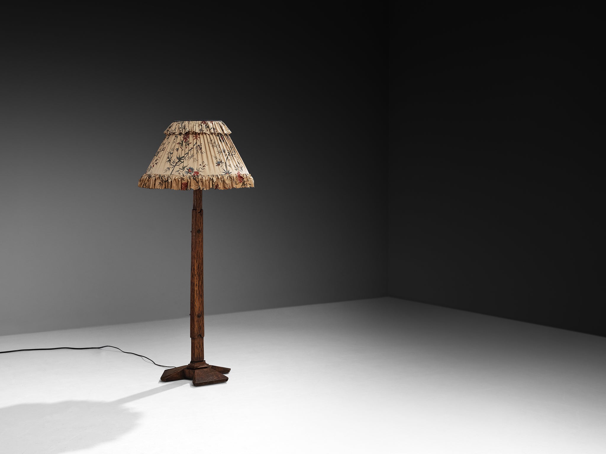 Italian Art Deco Ernesto Valabrega for Vittorio Valabrega Floorlamp in Oak Lighting Morentz