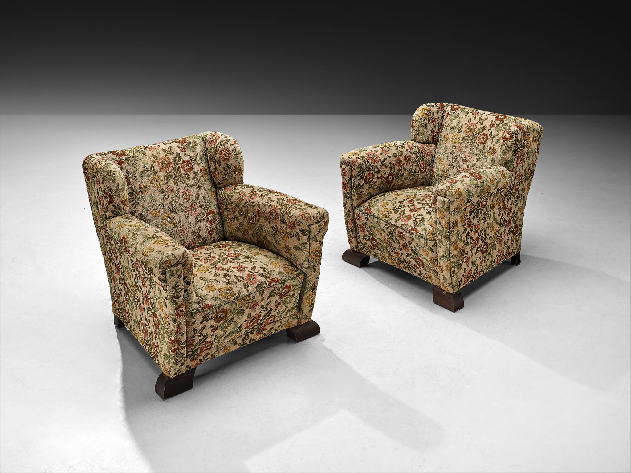 Pair of Mid-Century Lounge Chairs in Floral Upholstery with Quirky Feet Seating Morentz