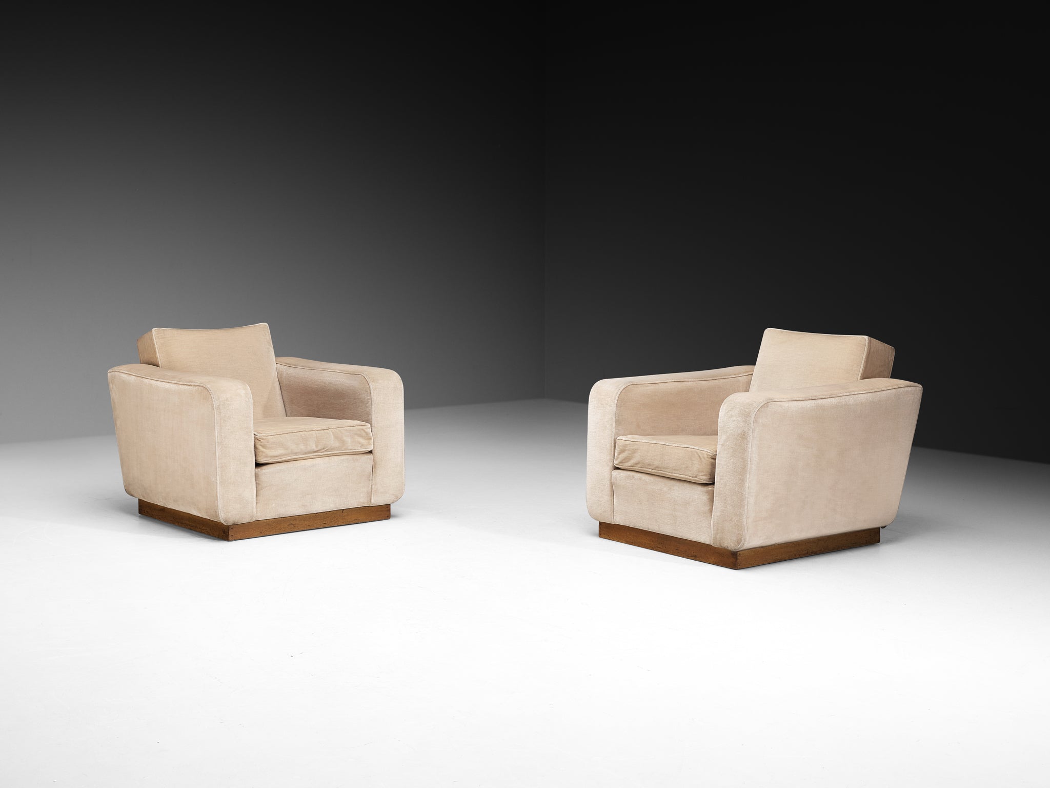 Pair of 1930s Art Deco Lounge Chairs in Beige-Sand Velvet