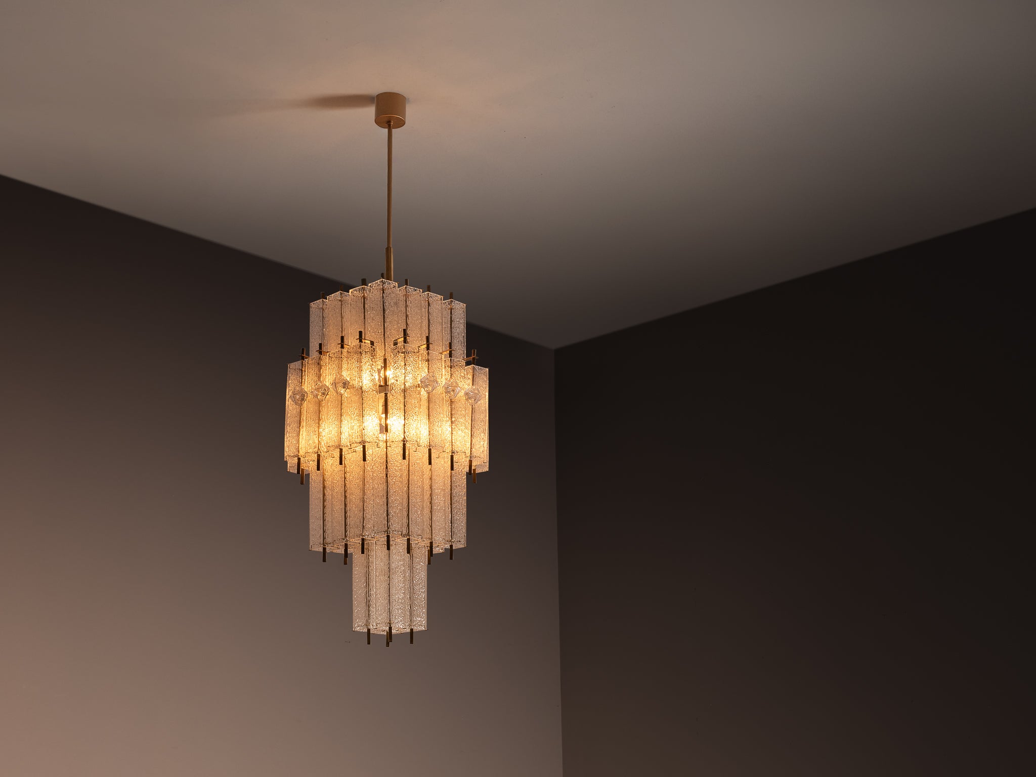 Exceptionally Large Mid-Century Modern Tiered Glass Chandelier 220 cm/86 in in Height Lighting Morentz