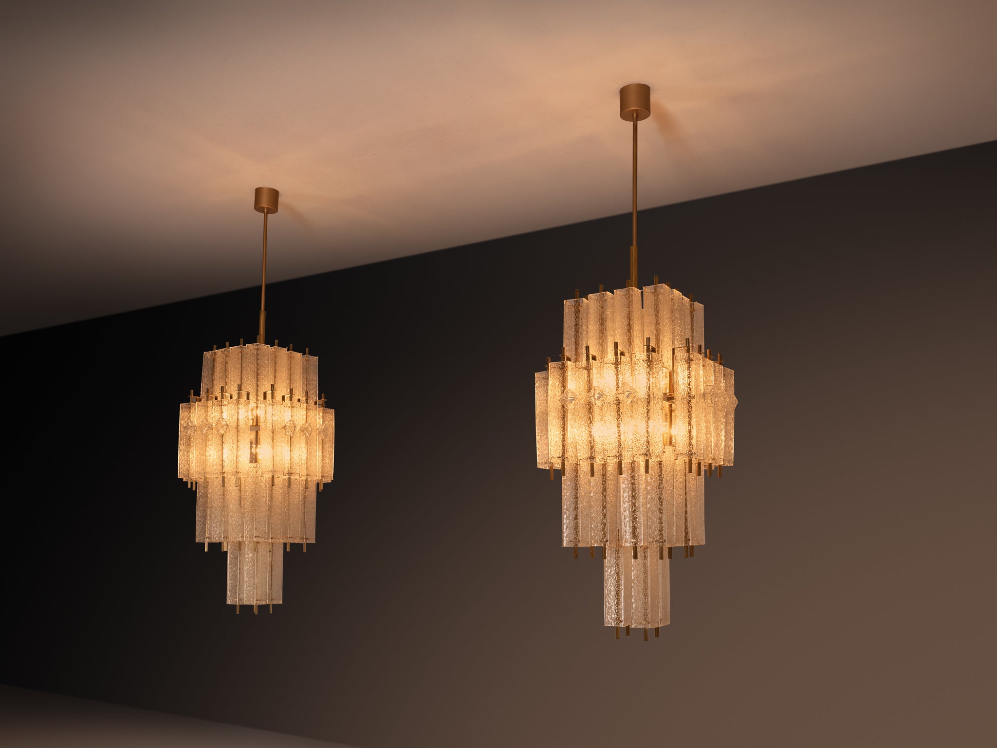 Exceptionally Large Mid-Century Modern Tiered Glass Chandeliers 220 cm/86 in Height Lighting Morentz