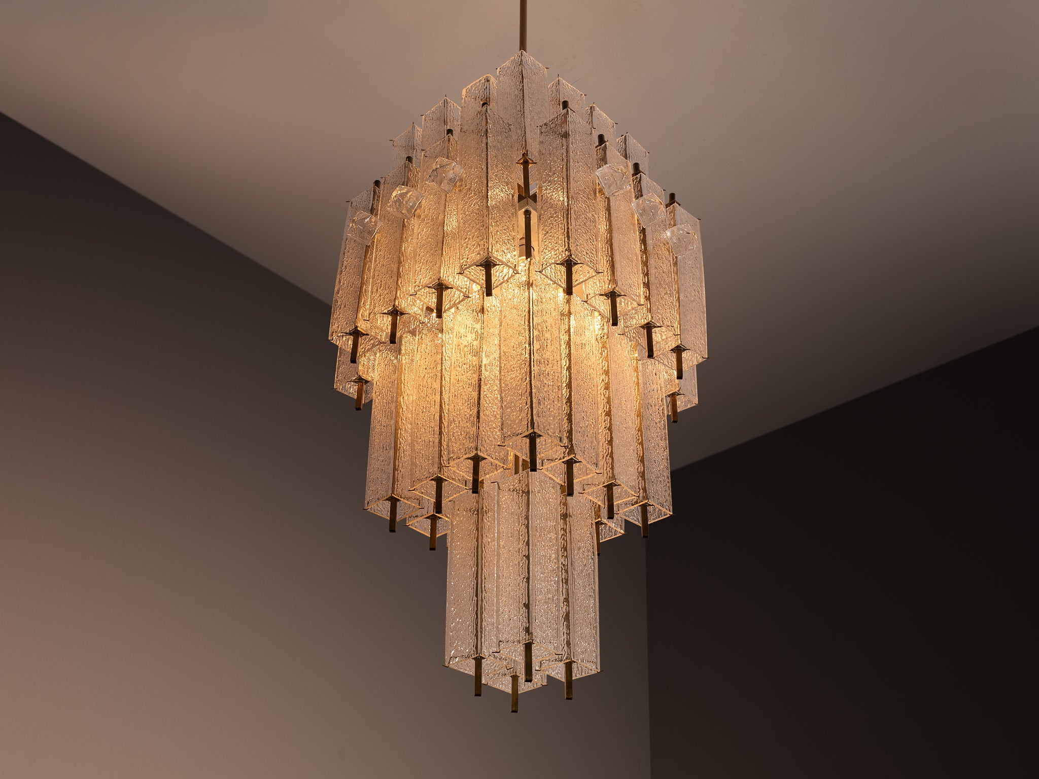 Exceptionally Large Mid-Century Modern Tiered Glass Chandelier 220 cm/86 in in Height Lighting Morentz