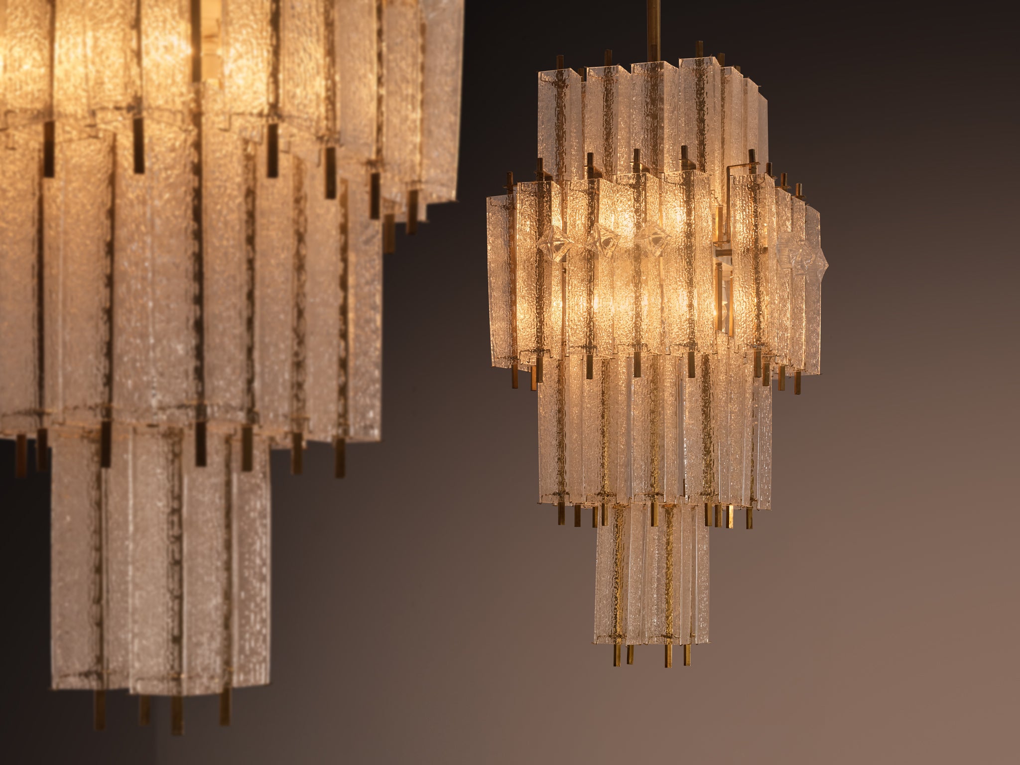 Exceptionally Large Mid-Century Modern Tiered Glass Chandeliers 220 cm/86 in in Height Lighting Morentz