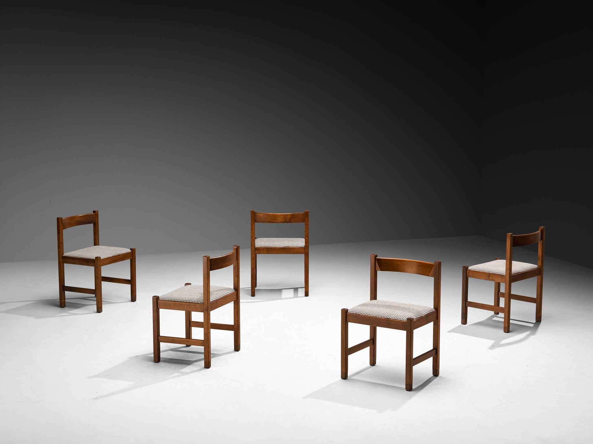 Giovanni Michelucci for Poltronova Set of Five 'Torbecchia' Dining Chairs in Walnut Seating Morentz