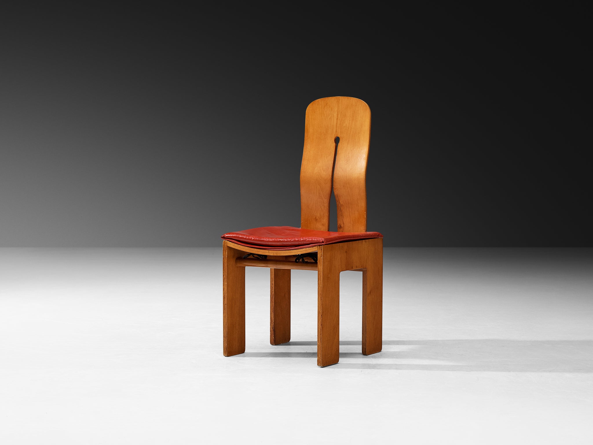 Carlo Scarpa for Bernini Set of Twelve Dining Chairs in Walnut, Burgundy Leather Seating Morentz