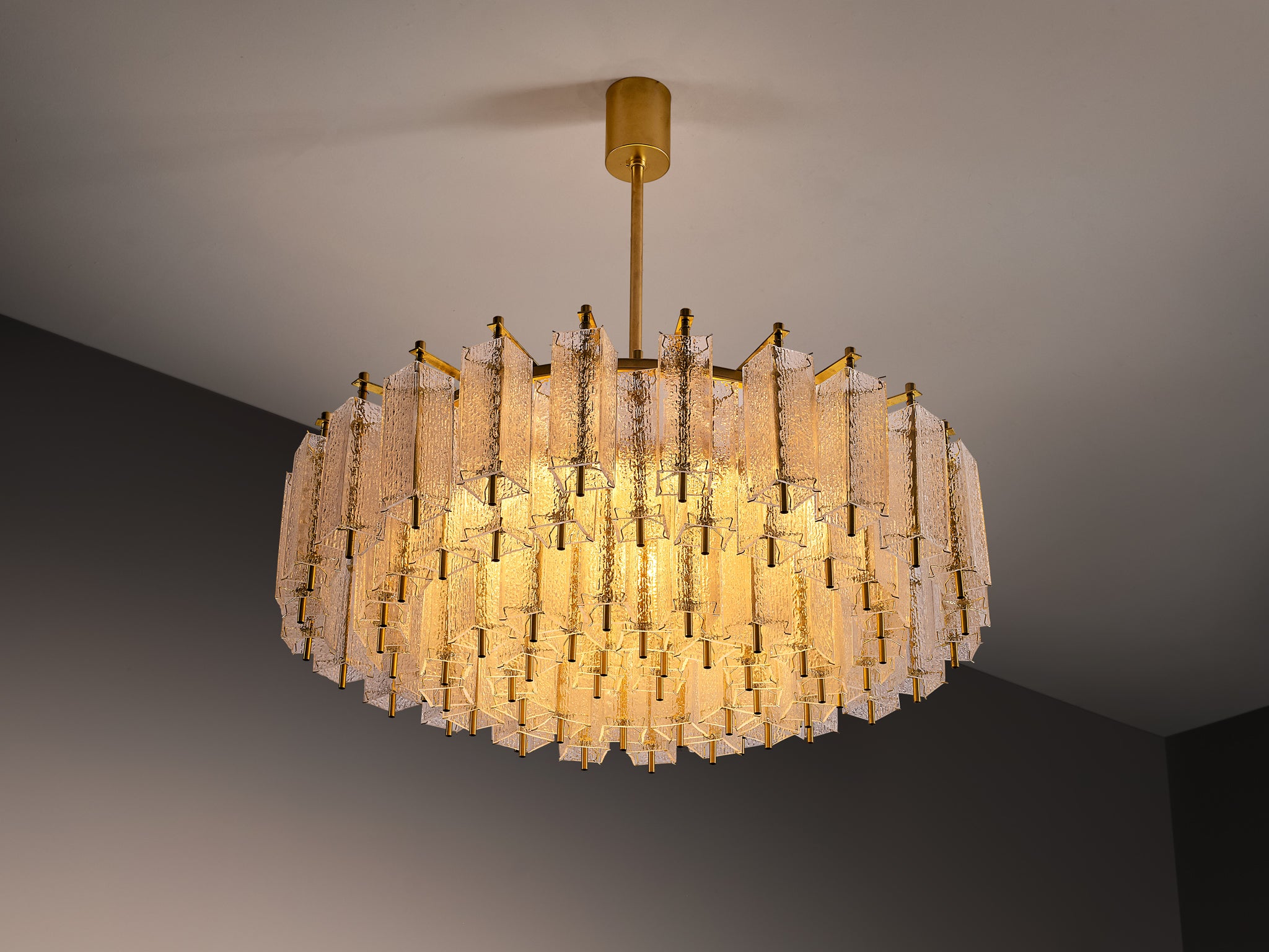 Large Mid-Century Modern Tiered Glass Chandelier Width 114cm/45in