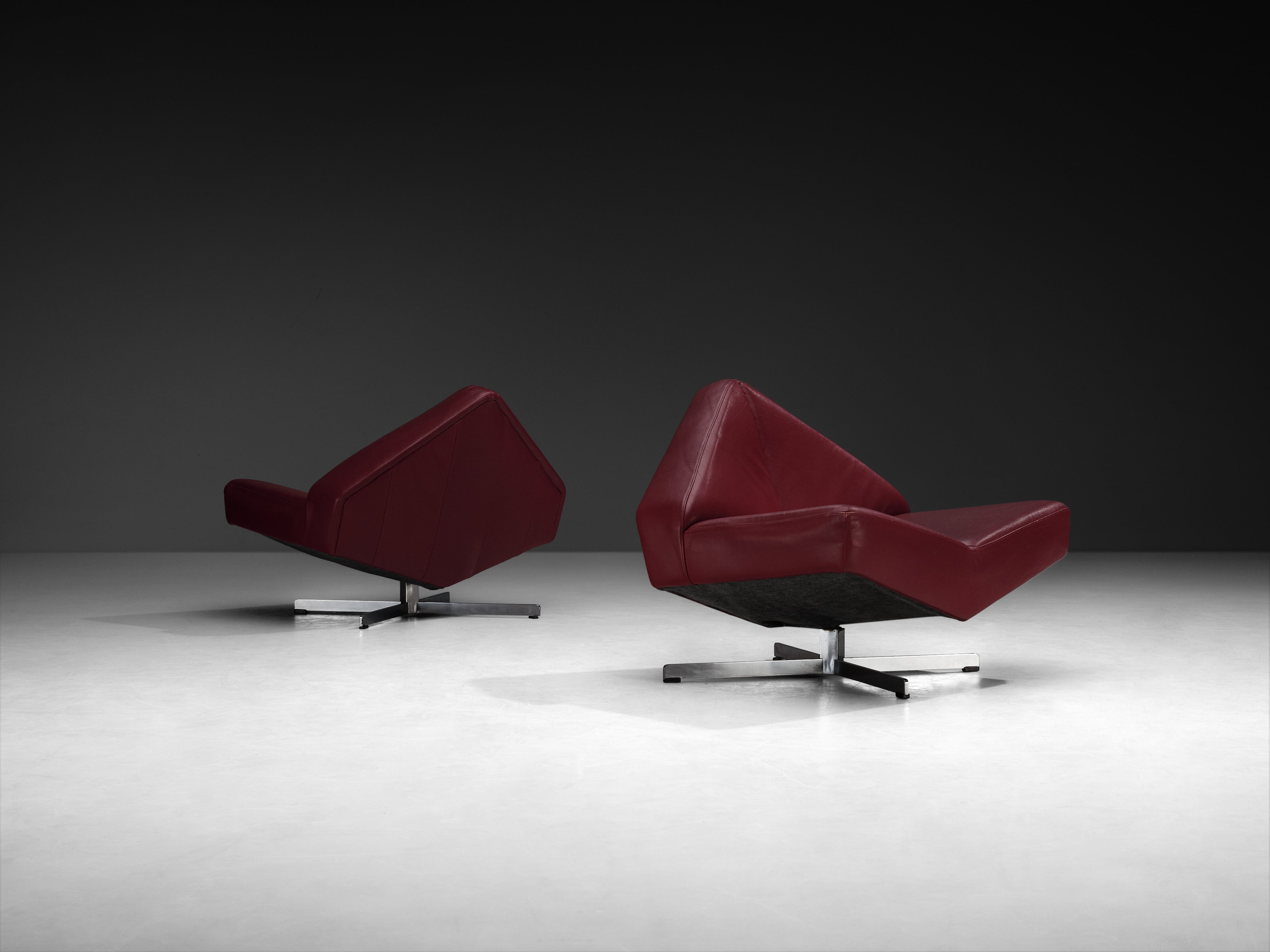 Pair of Rare Schmieder Angular Faceted 'Brasilia' Lounge Chairs in Cherry Red Leather and Steel Seating Morentz